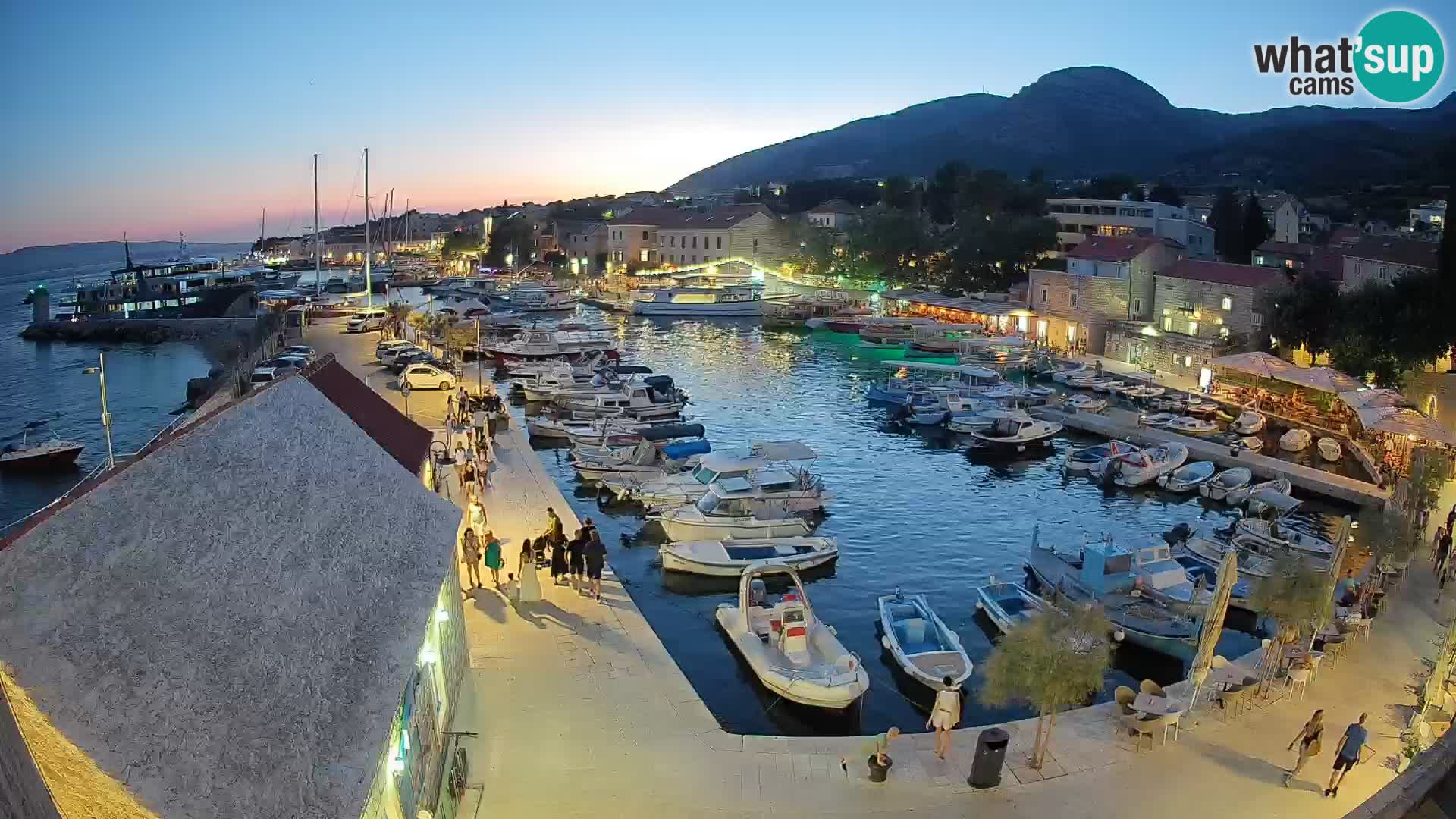Webcam Bol Hafen – Liveblick auf Bol Riva & Marina