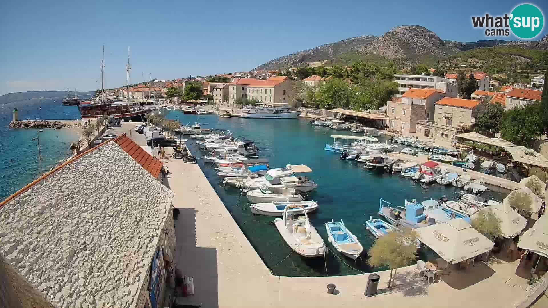 Webcam Bol Hafen – Liveblick auf Bol Riva & Marina