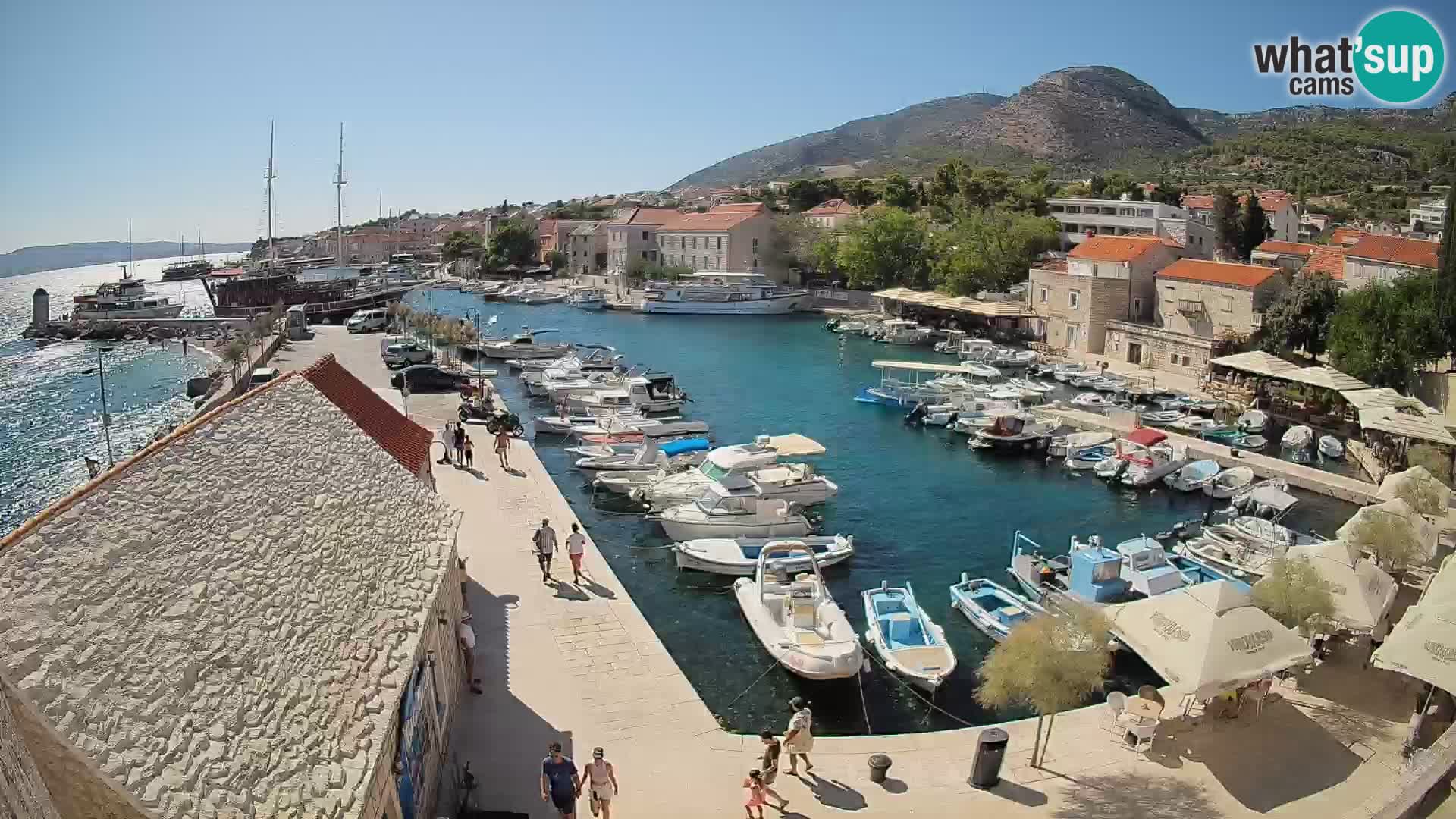 Webcam Bol Hafen – Liveblick auf Bol Riva & Marina