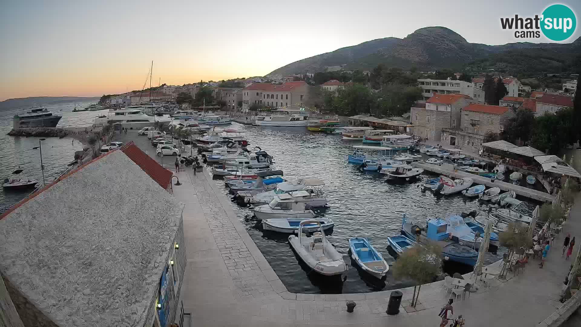 Webcam Bol Hafen – Liveblick auf Bol Riva & Marina