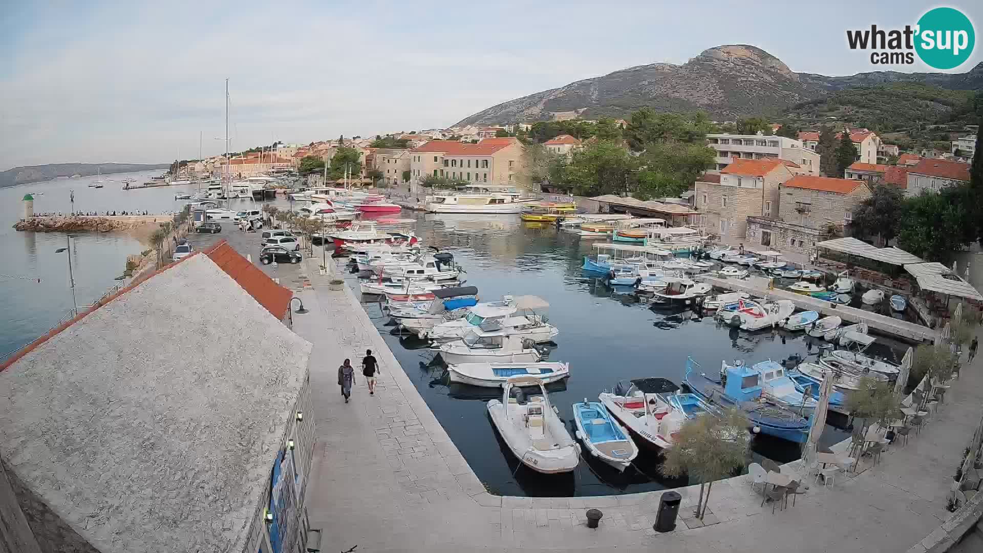 Webcam porto di Bol – Vista live sulla Riva e Marina