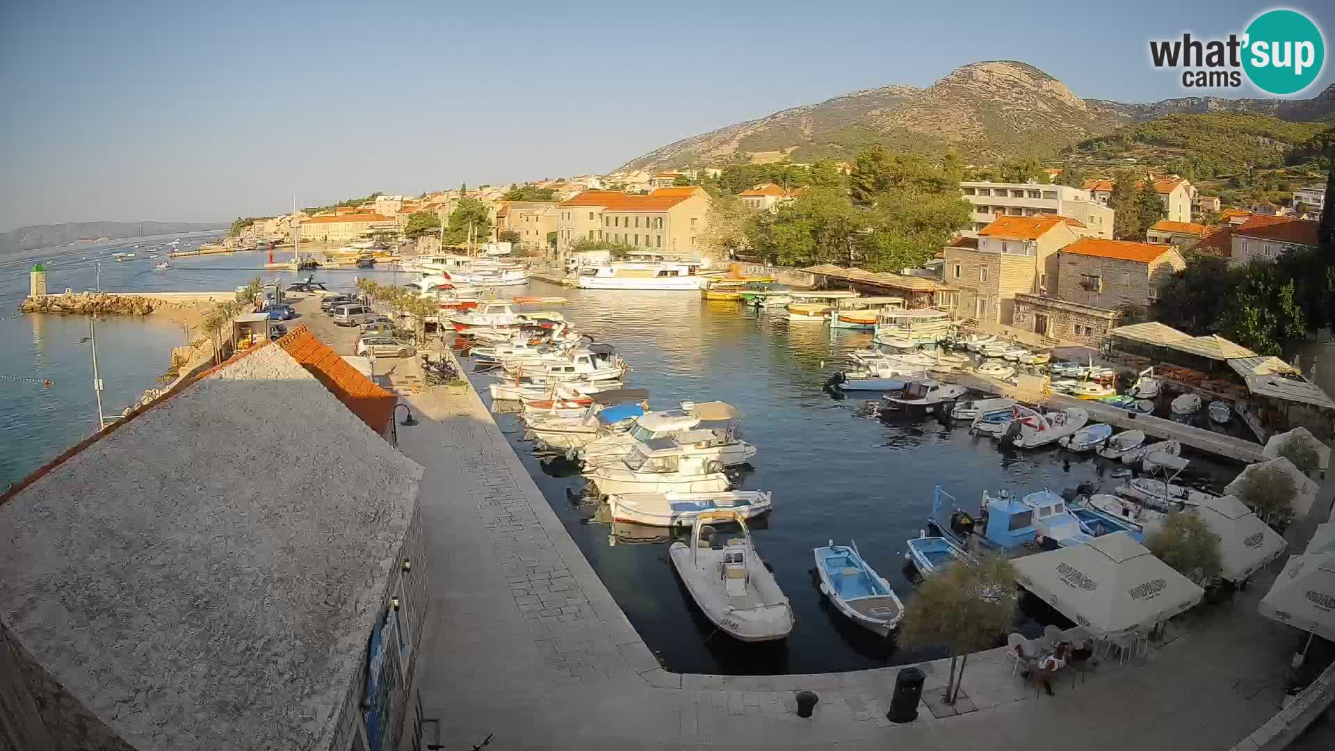 Webcam porto di Bol – Vista live sulla Riva e Marina
