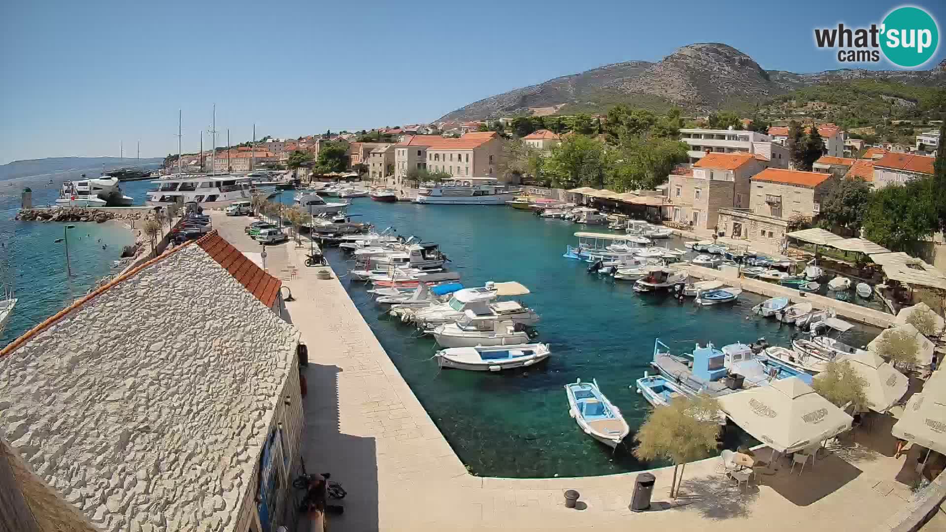 Webcam porto di Bol – Vista live sulla Riva e Marina