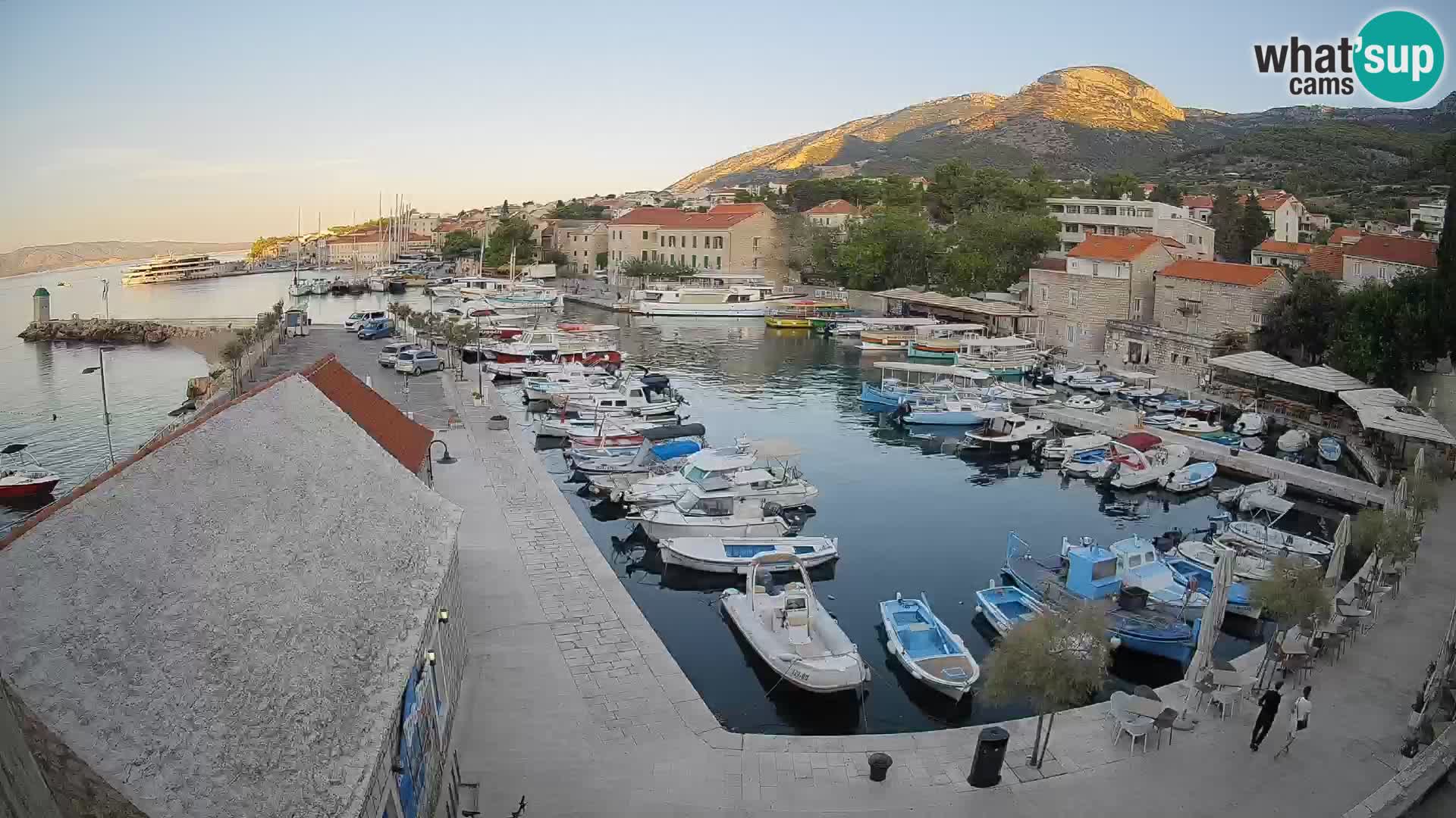 Webcam Bol Hafen – Liveblick auf Bol Riva & Marina