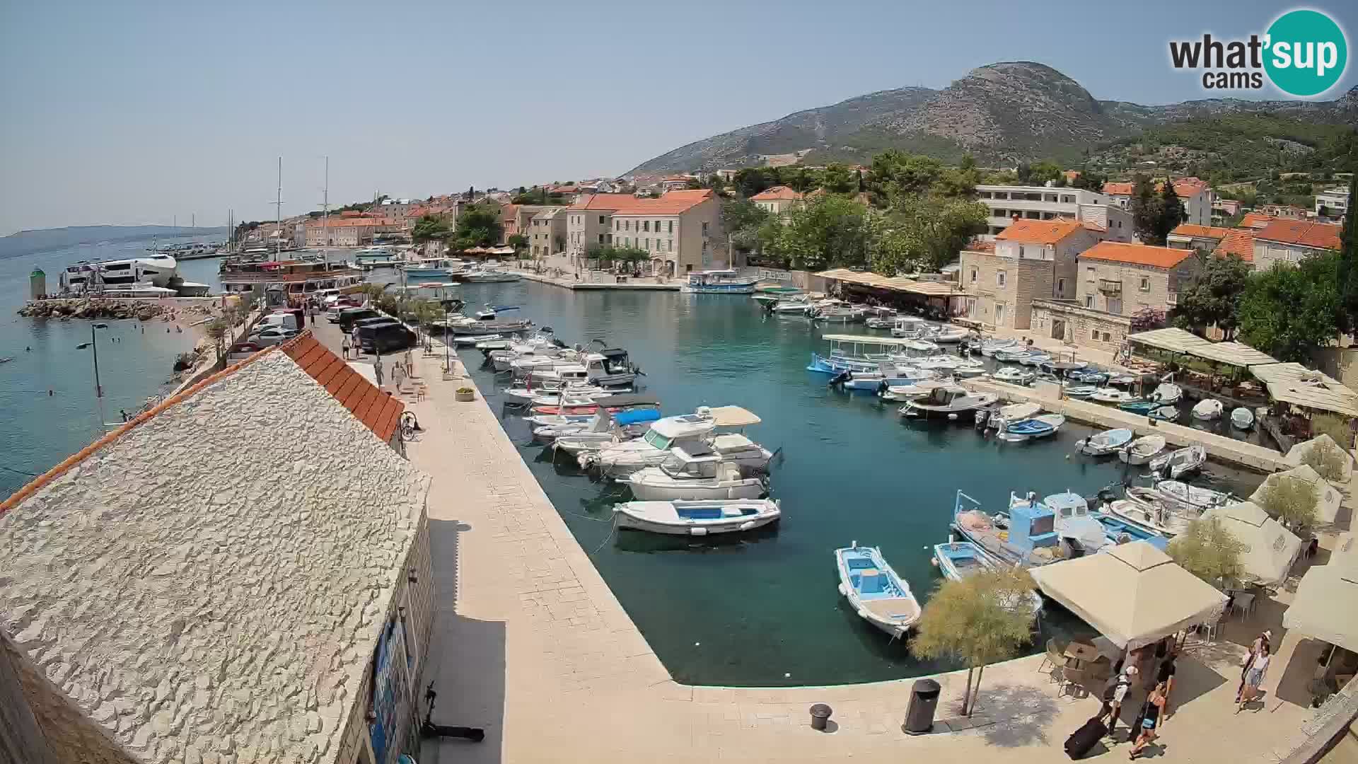 Webcam porto di Bol – Vista live sulla Riva e Marina
