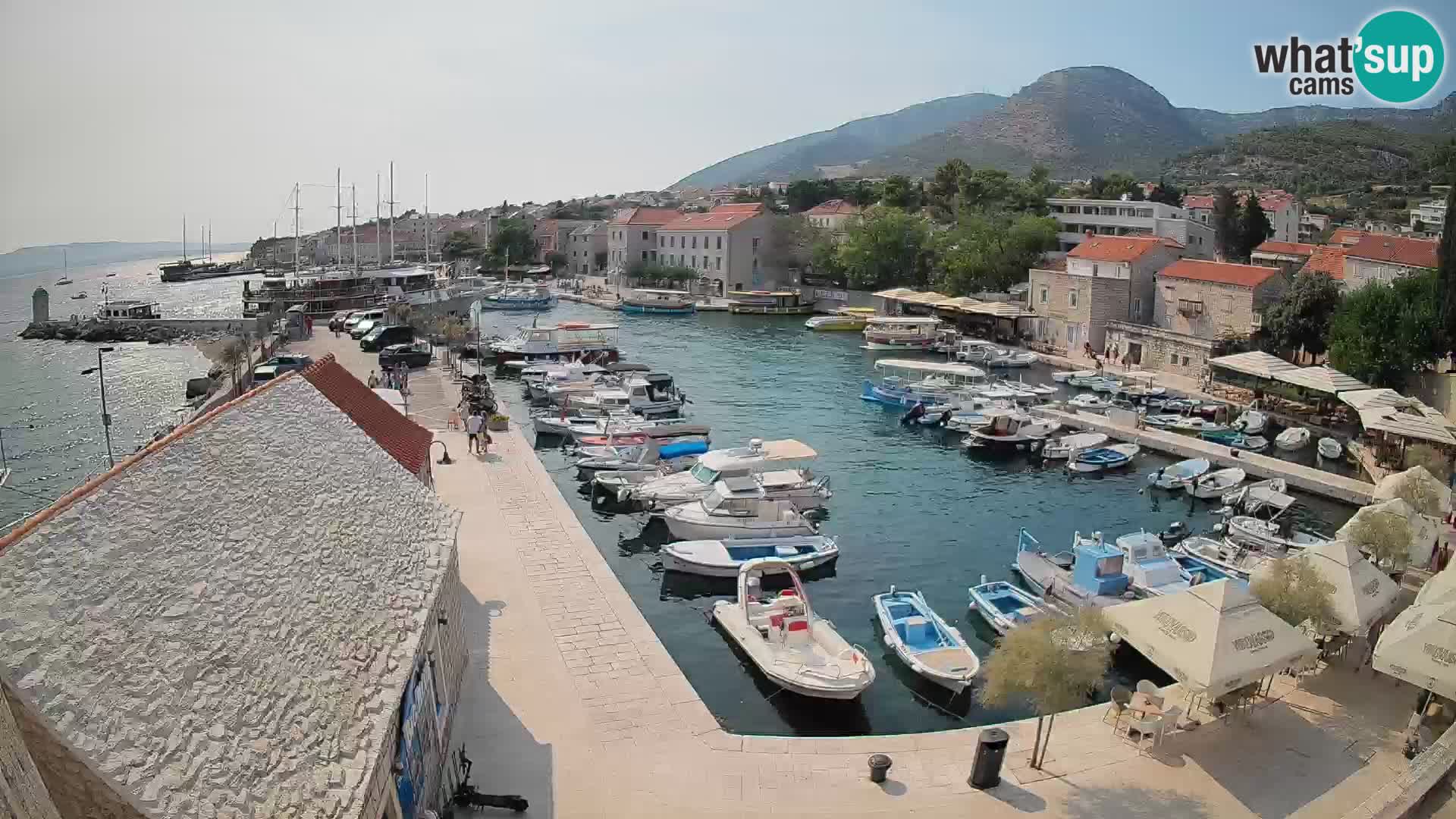 Webcam Bol Hafen – Liveblick auf Bol Riva & Marina