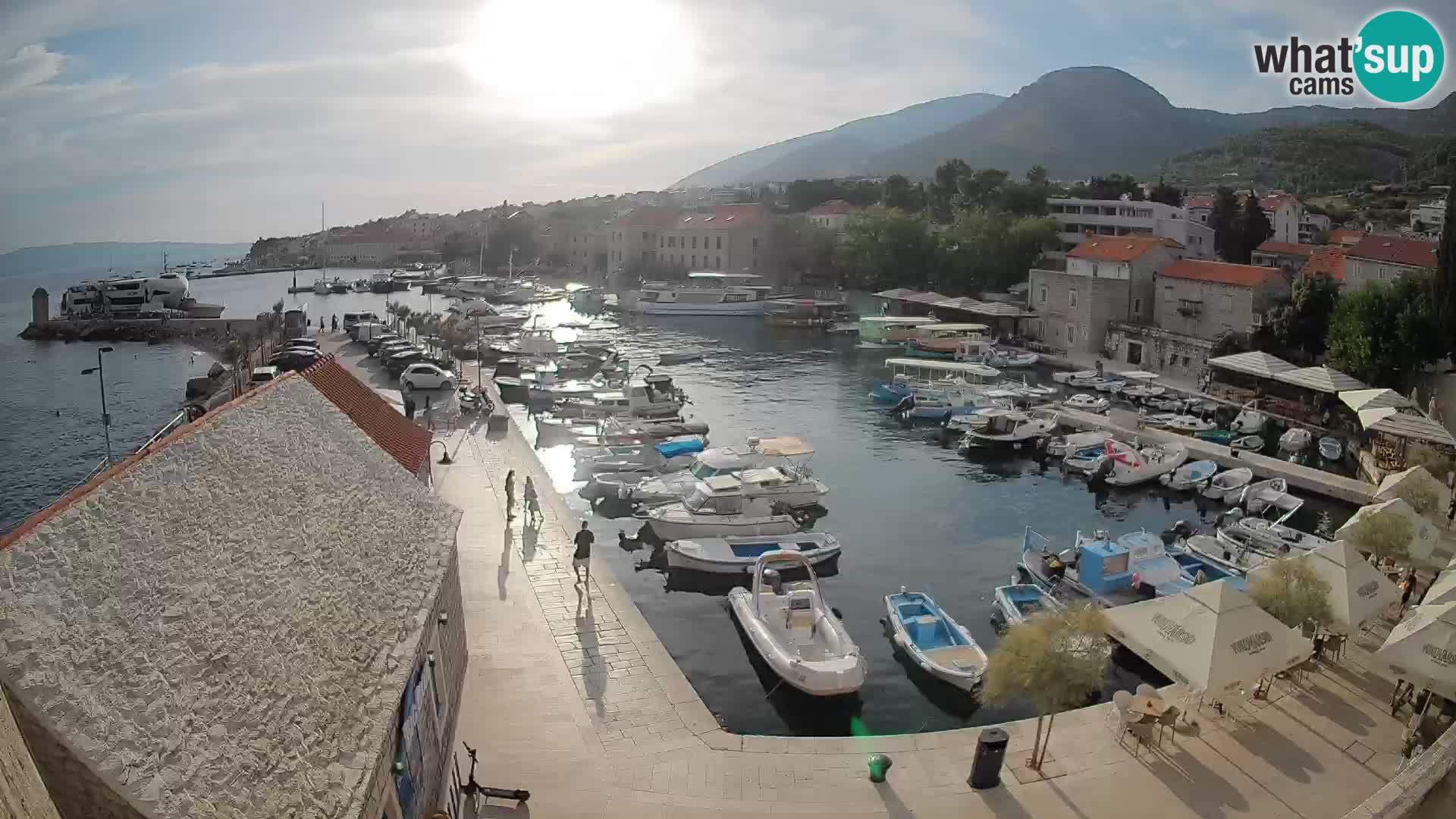 Webcam Bol Harbour – Live View of Bol Riva & Marina
