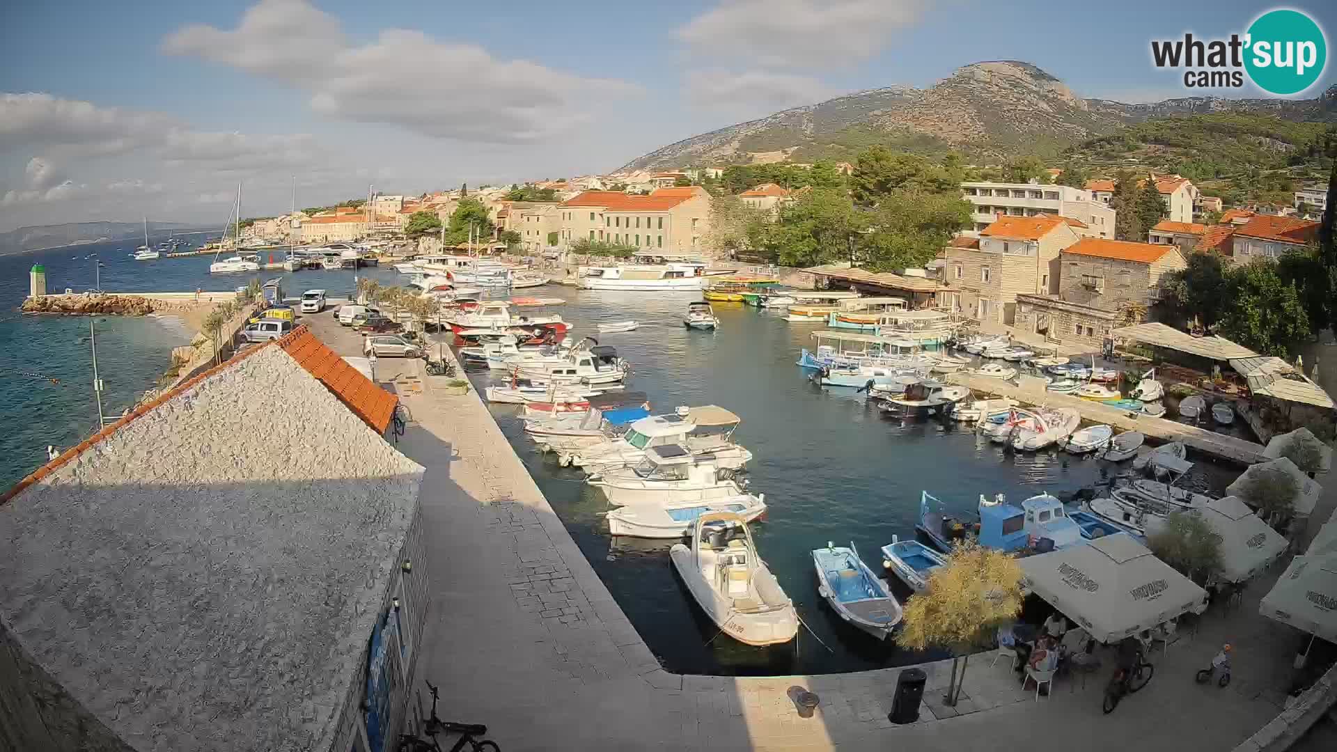 Webcam porto di Bol – Vista live sulla Riva e Marina