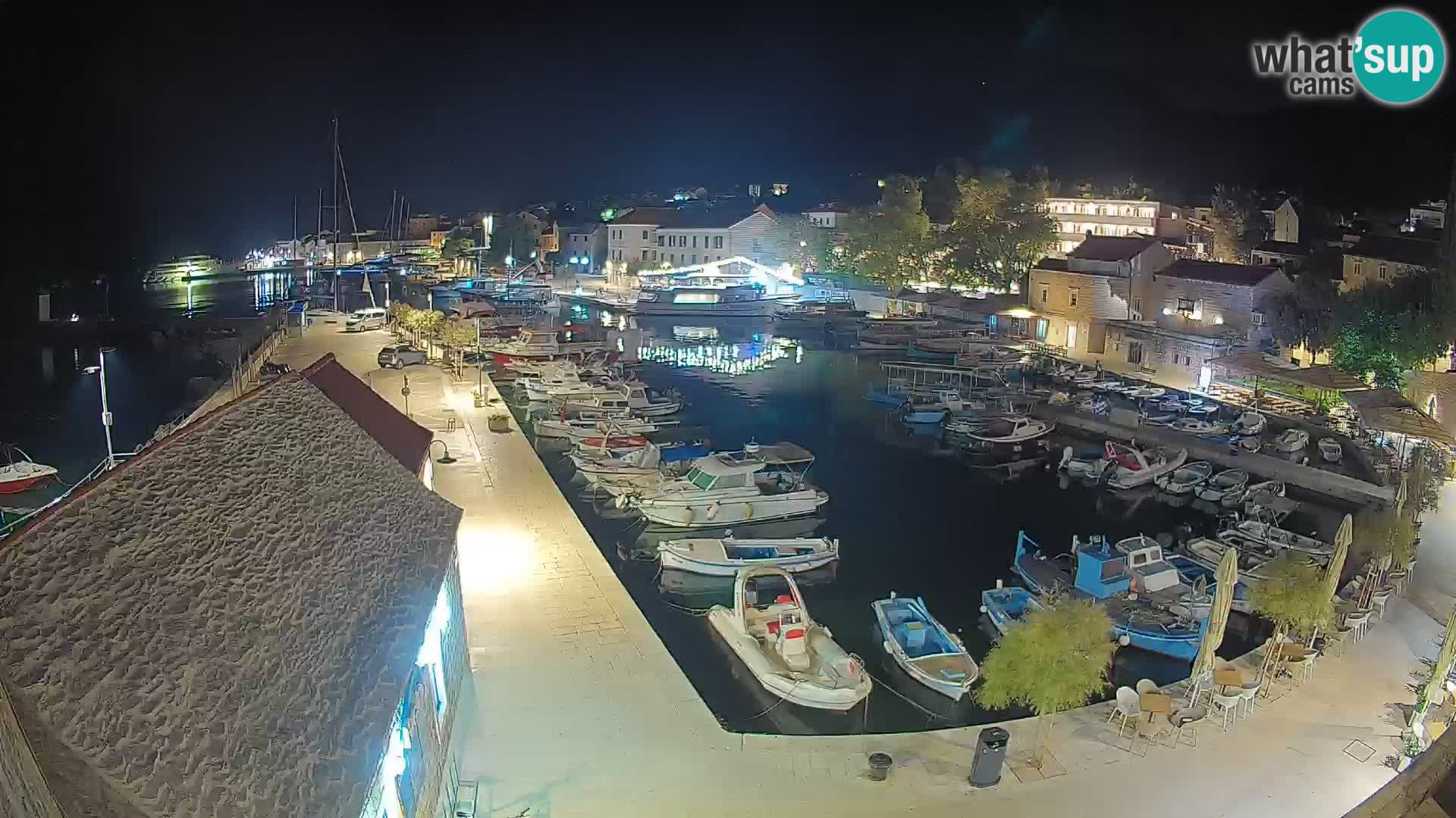 Webcam Bol Hafen – Liveblick auf Bol Riva & Marina