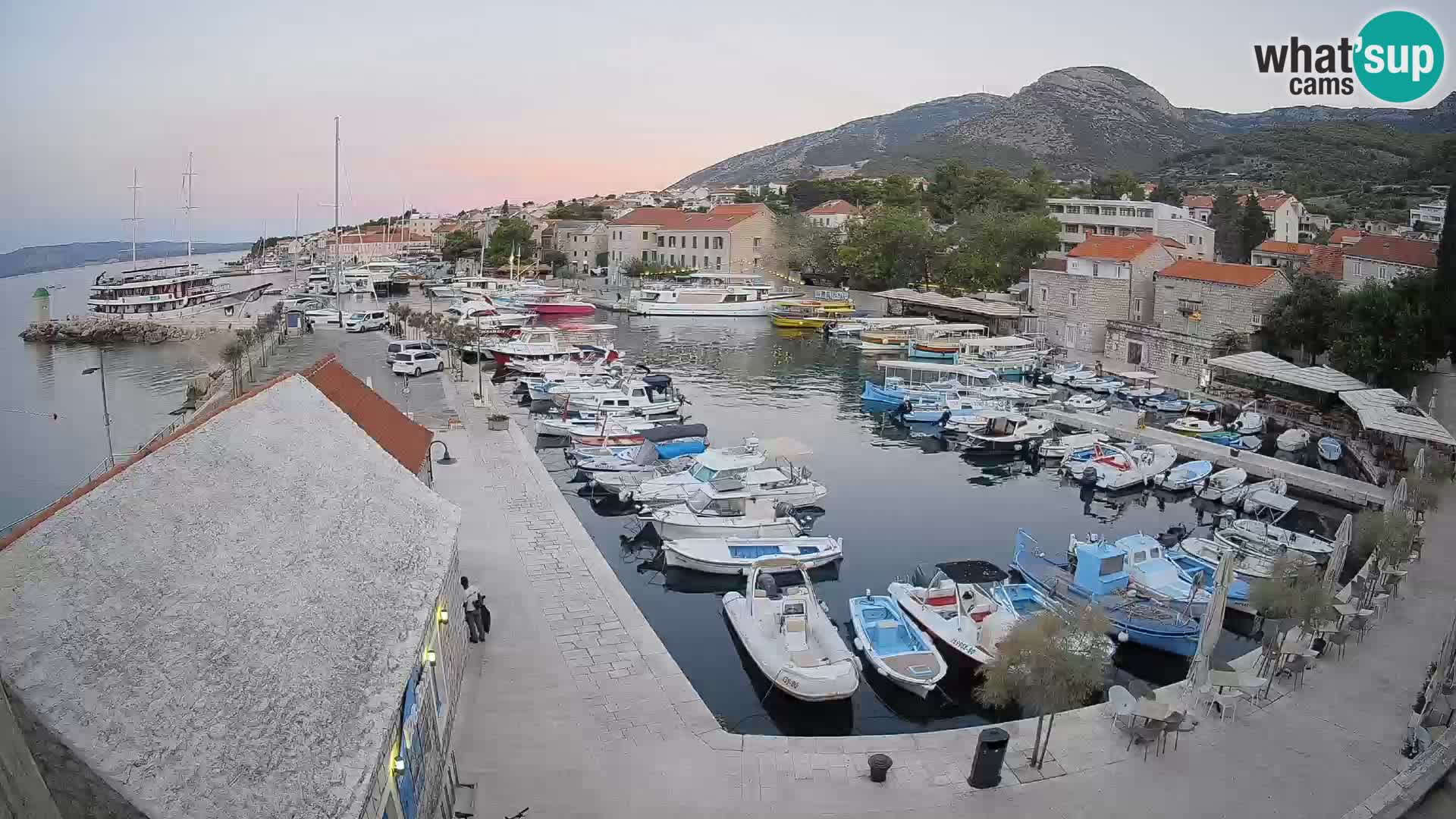 Webcam Bol Hafen – Liveblick auf Bol Riva & Marina