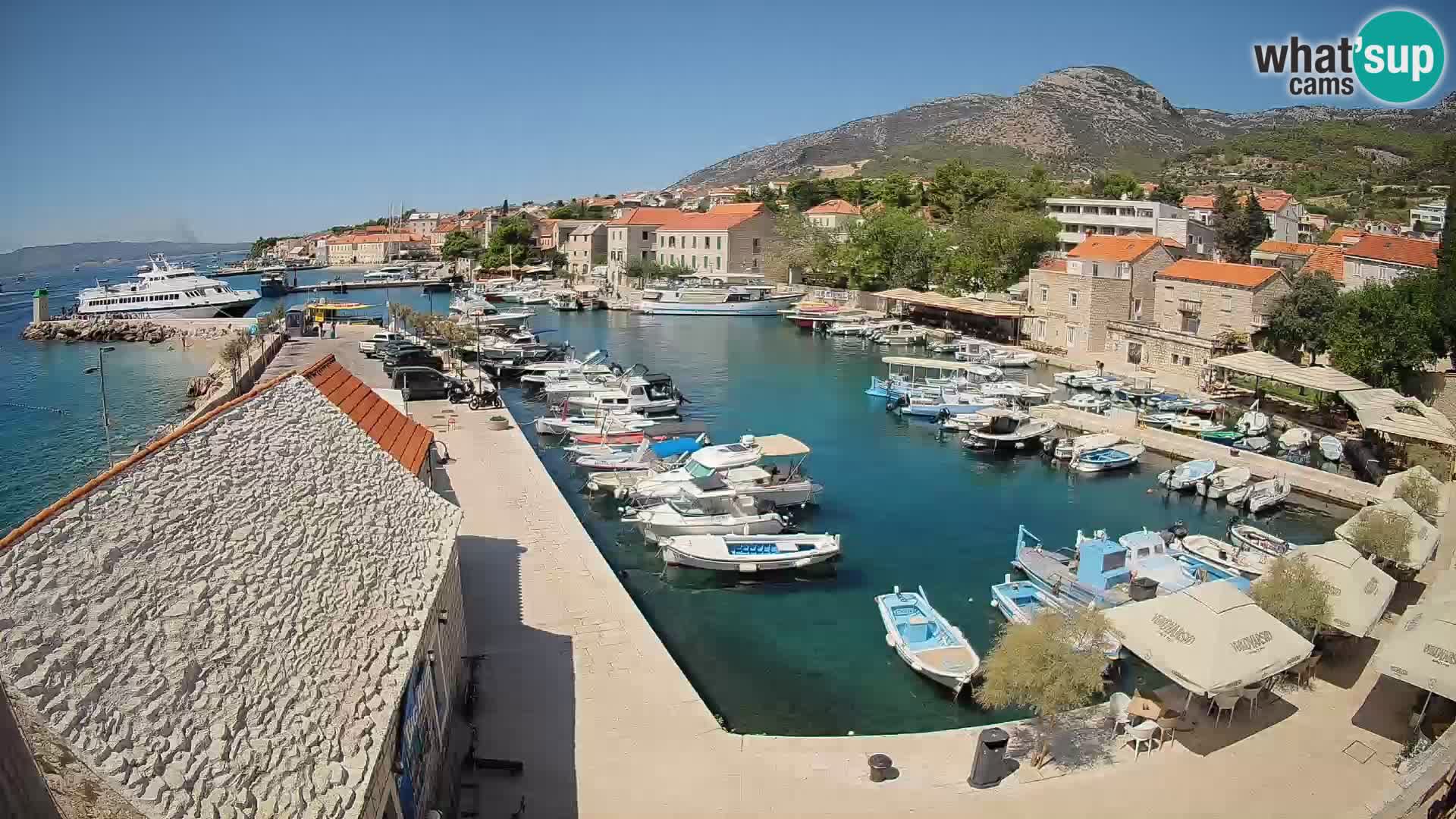 Webcam porto di Bol – Vista live sulla Riva e Marina