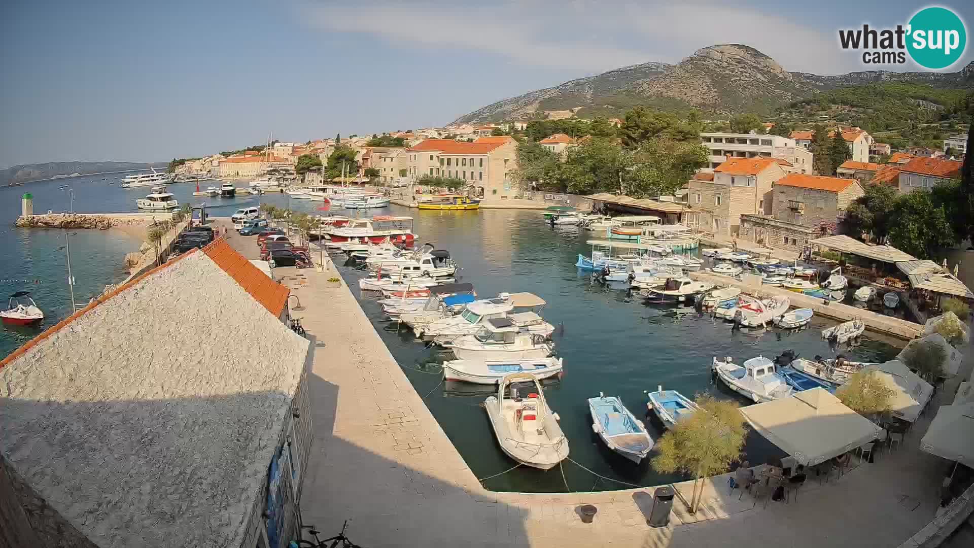 Webcam porto di Bol – Vista live sulla Riva e Marina