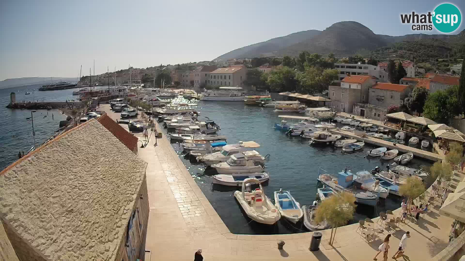 Webcam Bol Hafen – Liveblick auf Bol Riva & Marina