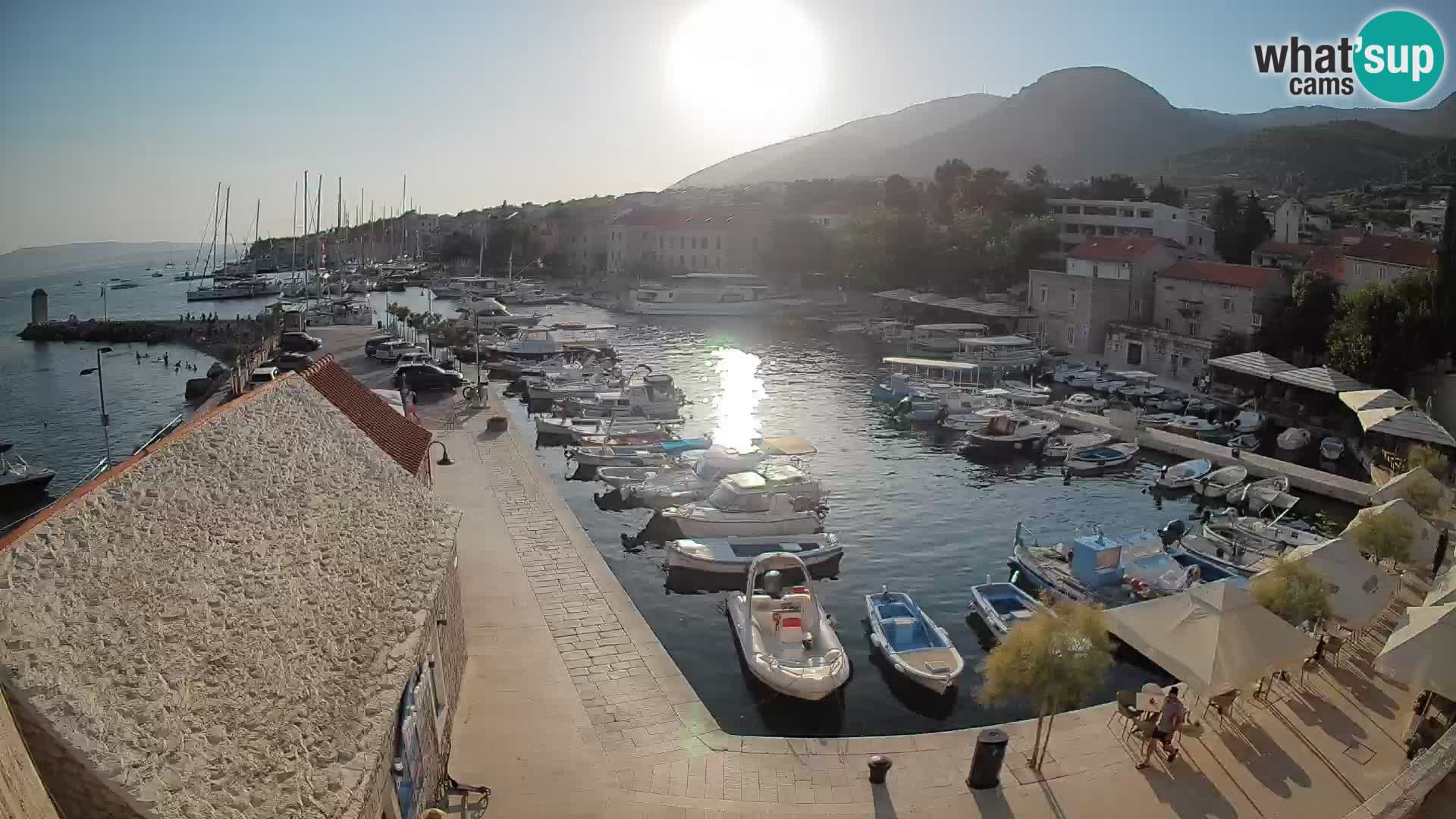Webcam Bol Hafen – Liveblick auf Bol Riva & Marina