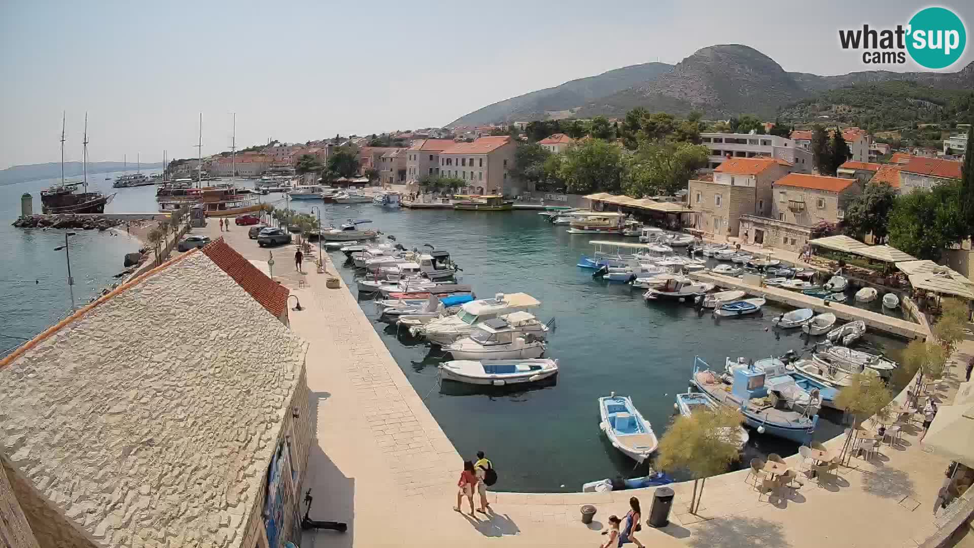 Webcam Bol Hafen – Liveblick auf Bol Riva & Marina