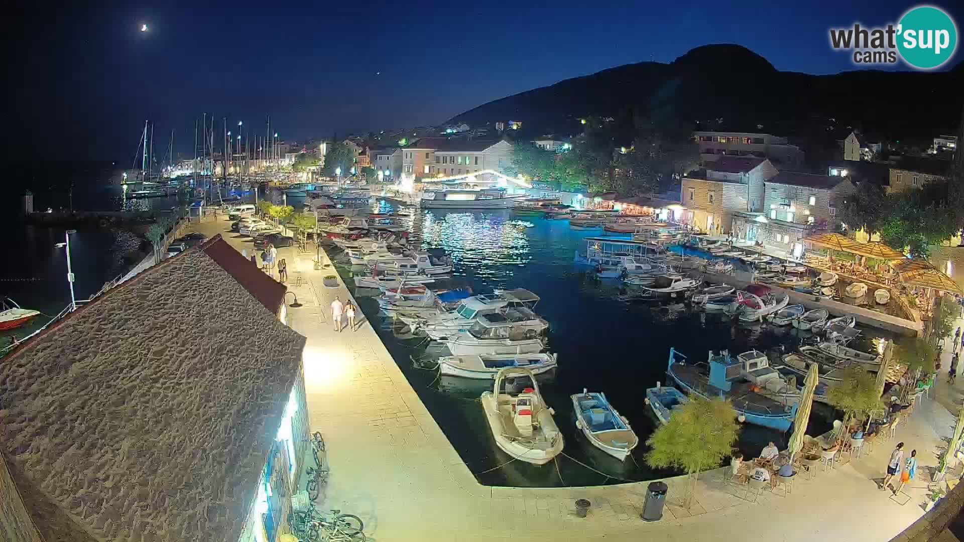 Webcam porto di Bol – Vista live sulla Riva e Marina