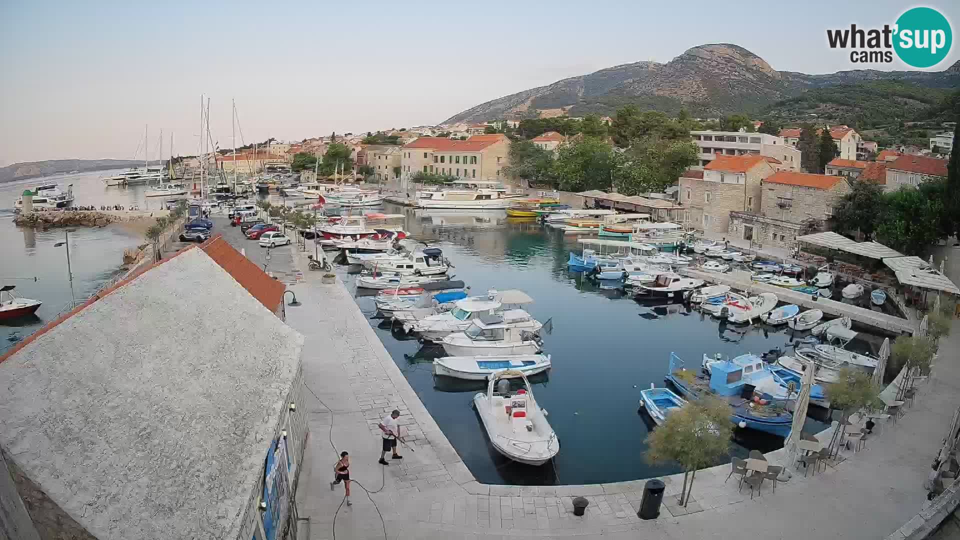 Webcam Bol Hafen – Liveblick auf Bol Riva & Marina