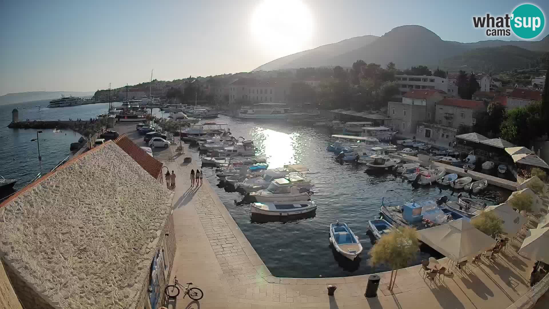 Webcam Bol Hafen – Liveblick auf Bol Riva & Marina