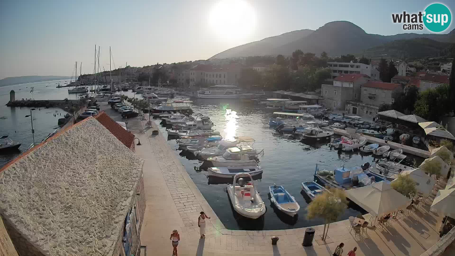 Webcam Bol Hafen – Liveblick auf Bol Riva & Marina