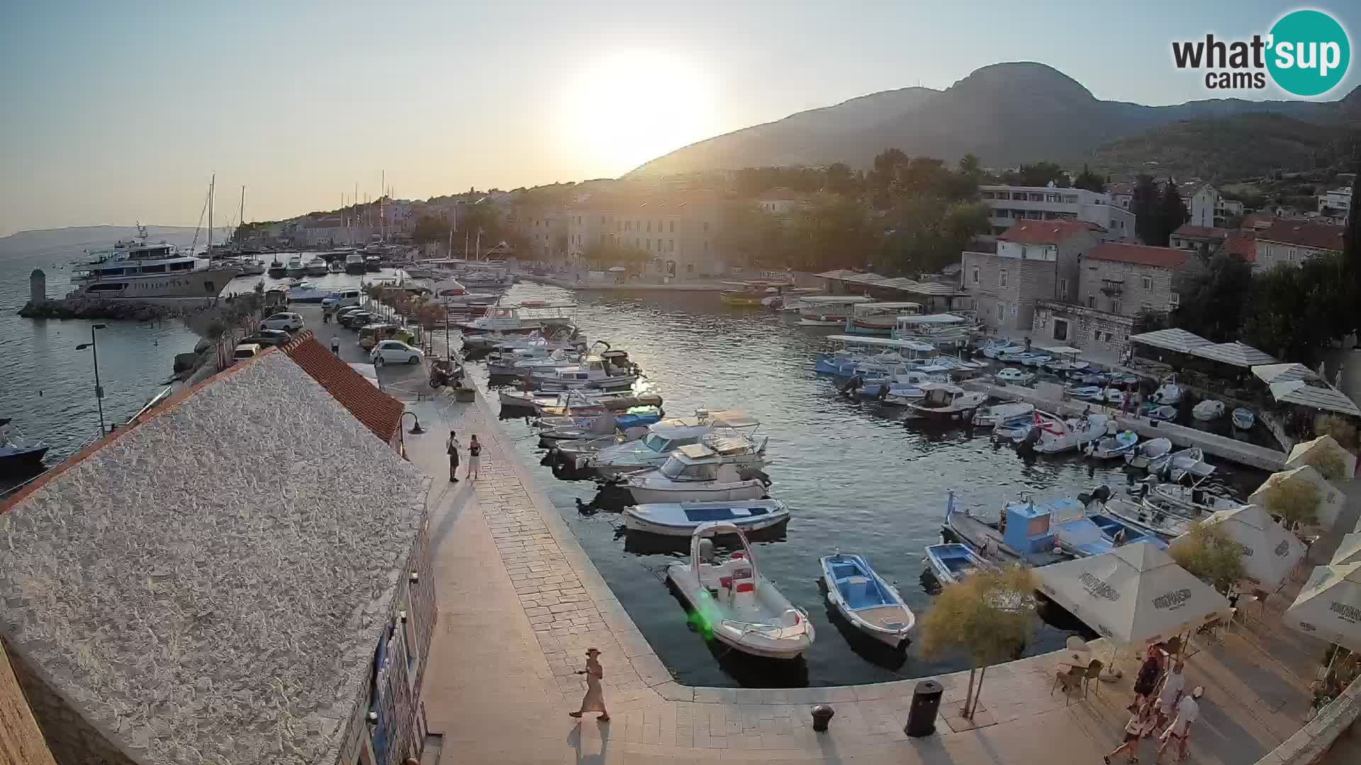 Webcam Bol Hafen – Liveblick auf Bol Riva & Marina
