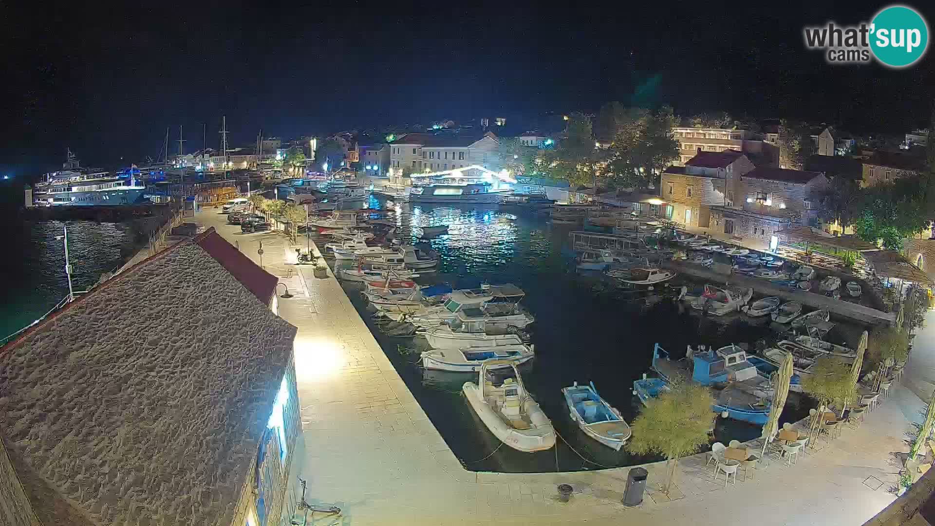 Webcam Bol Hafen – Liveblick auf Bol Riva & Marina