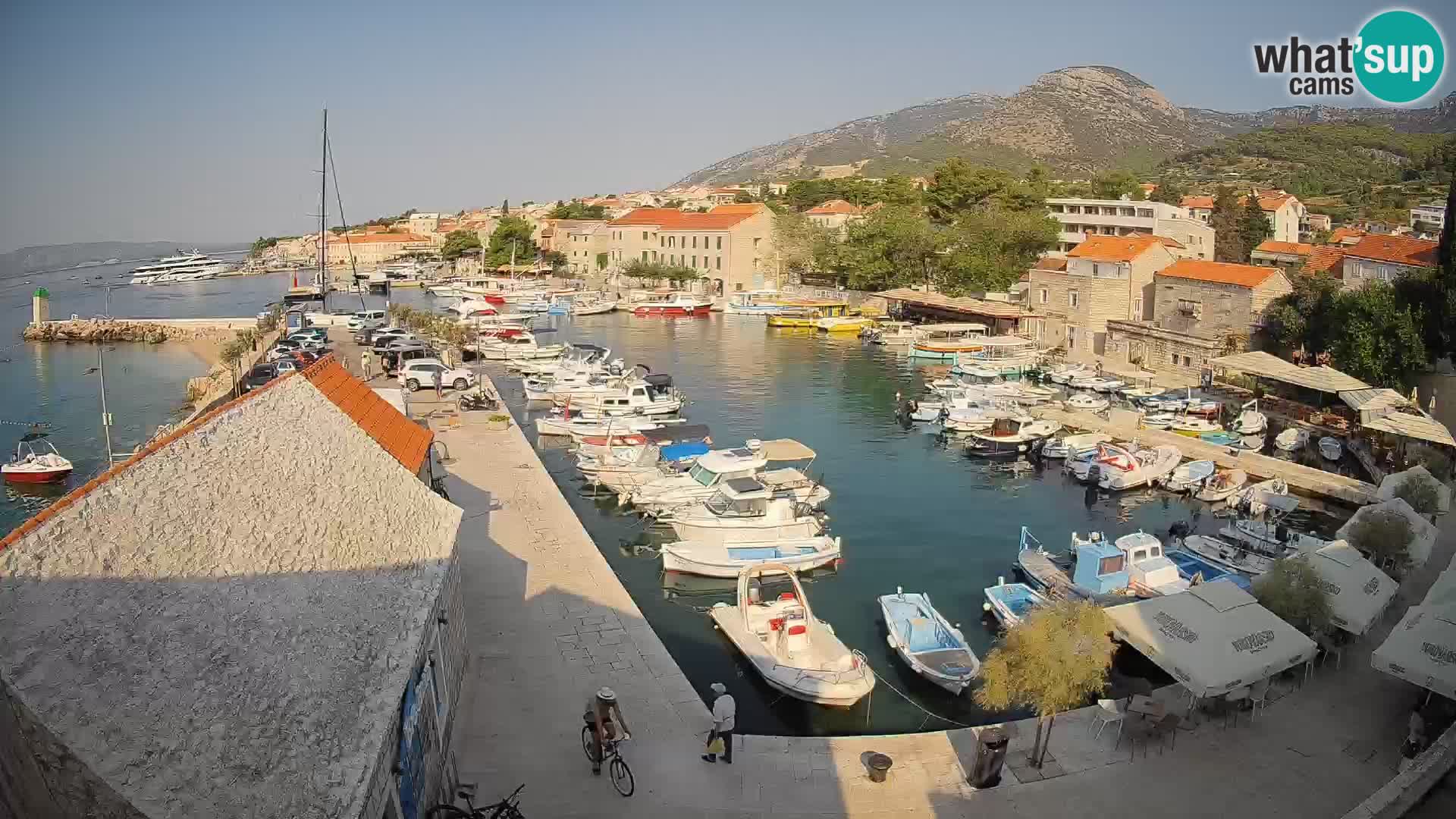 Webcam Bol Hafen – Liveblick auf Bol Riva & Marina