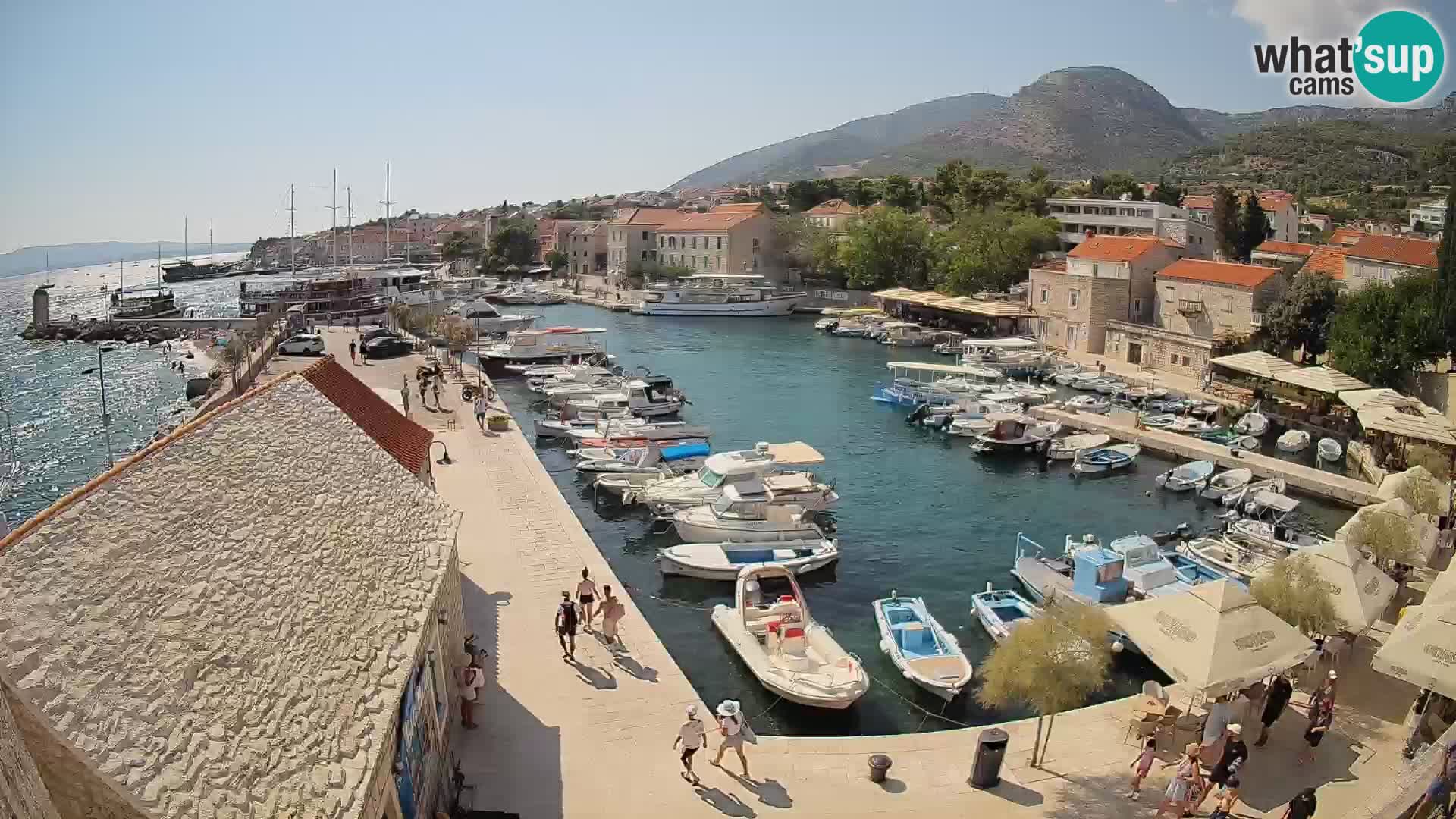 Webcam Bol Hafen – Liveblick auf Bol Riva & Marina