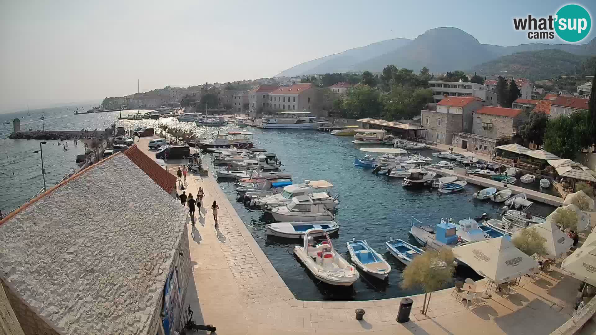 Webcam porto di Bol – Vista live sulla Riva e Marina