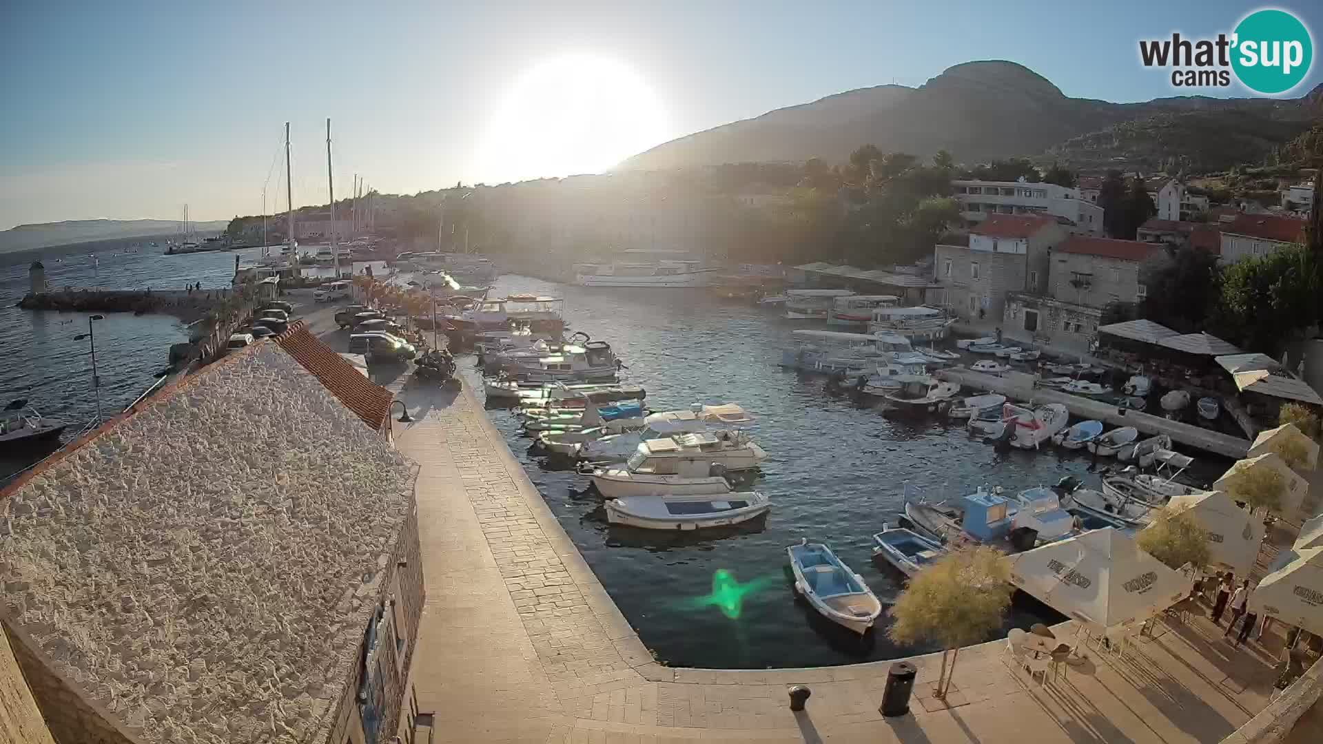 Webcam porto di Bol – Vista live sulla Riva e Marina
