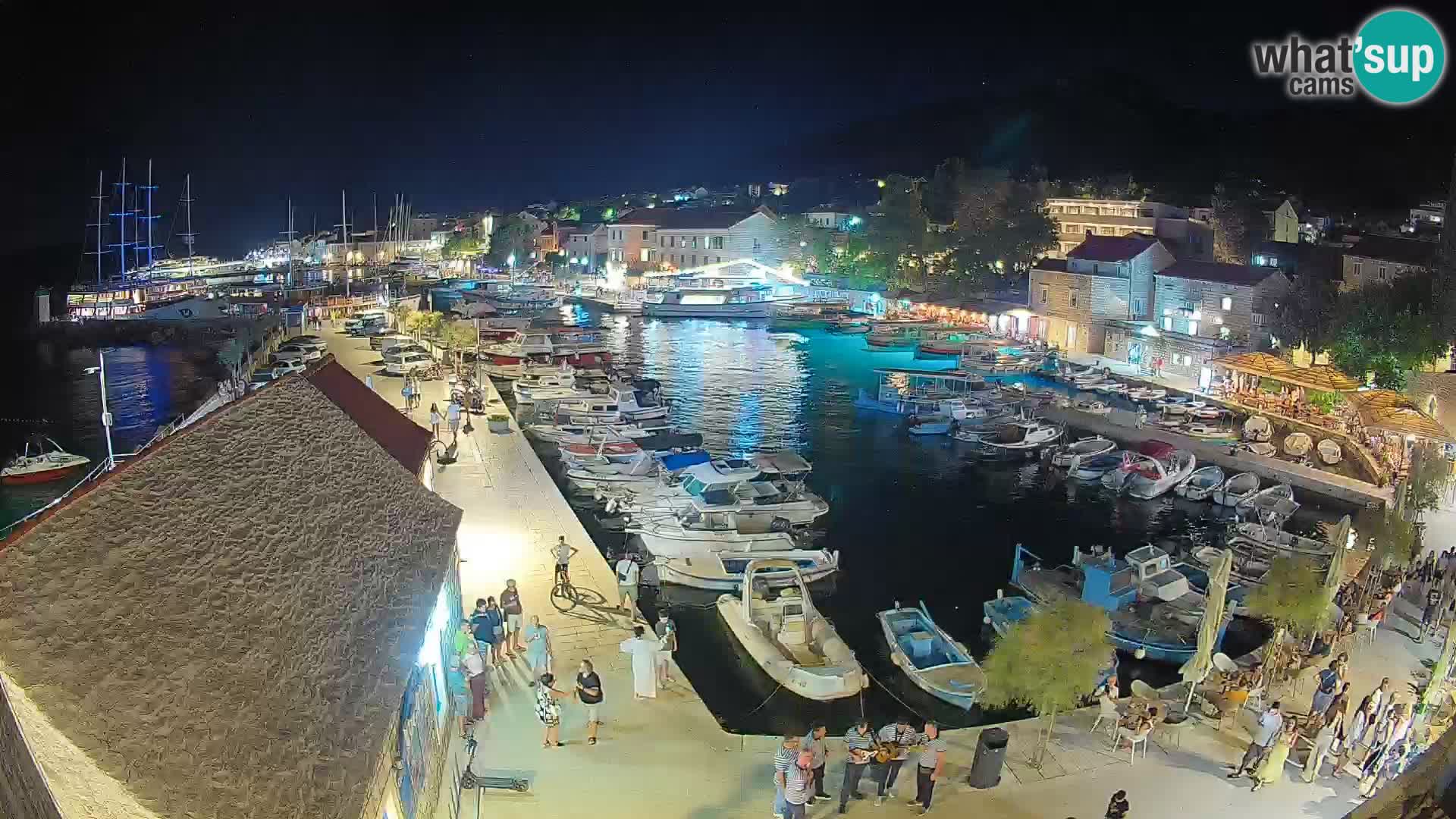 Webcam porto di Bol – Vista live sulla Riva e Marina