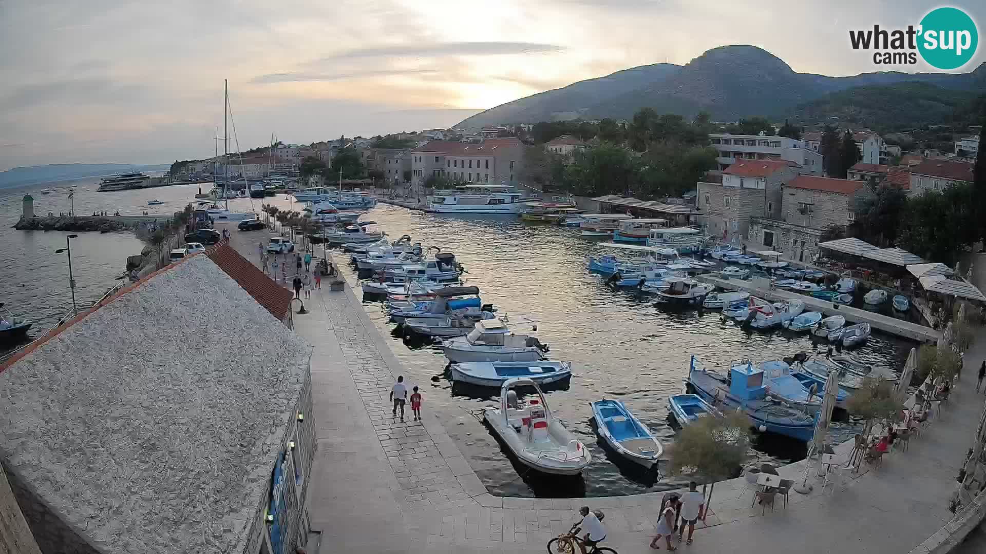 Webcam Bol Harbour – Live View of Bol Riva & Marina