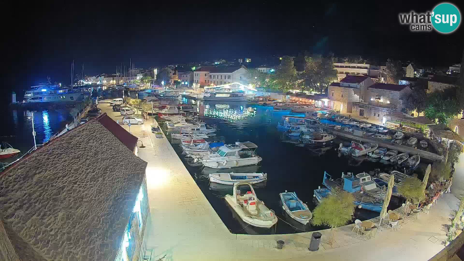 Webcam porto di Bol – Vista live sulla Riva e Marina
