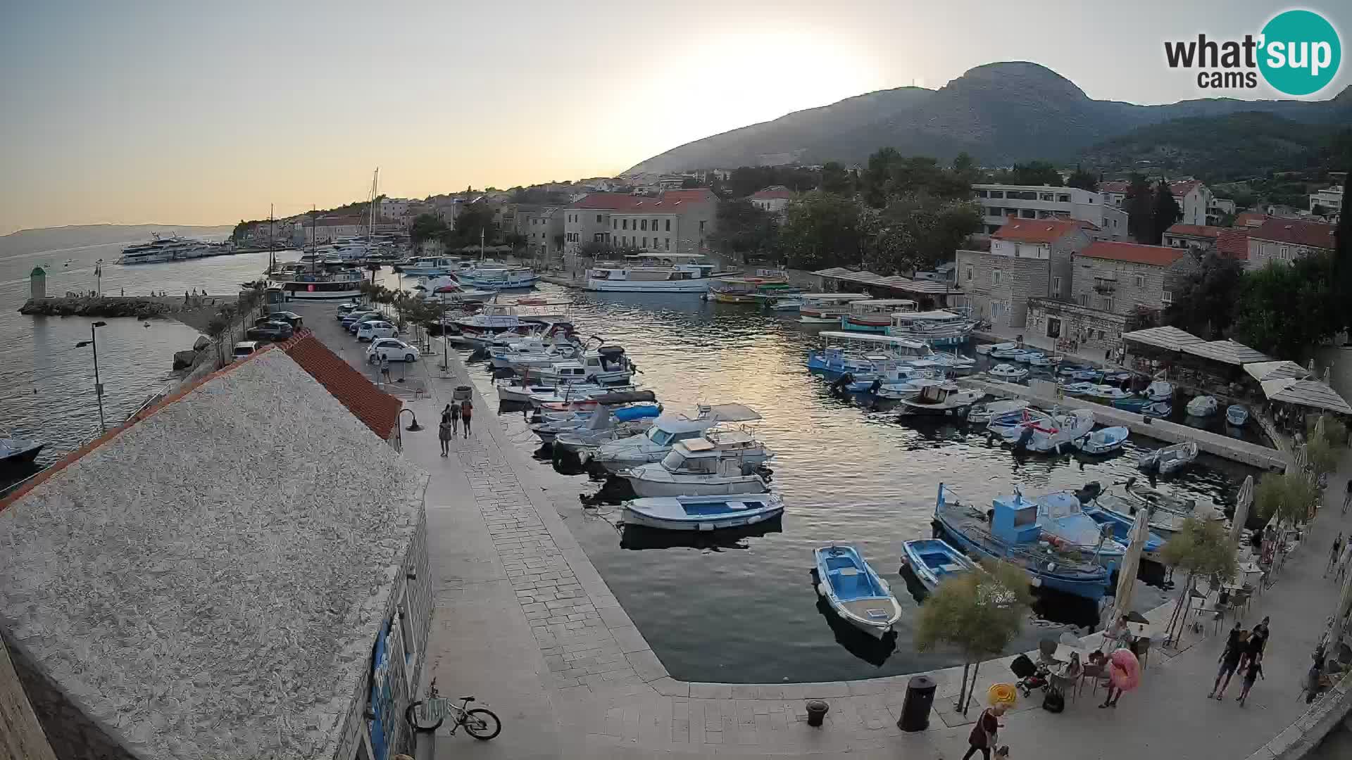 Webcam Bol Harbour – Live View of Bol Riva & Marina