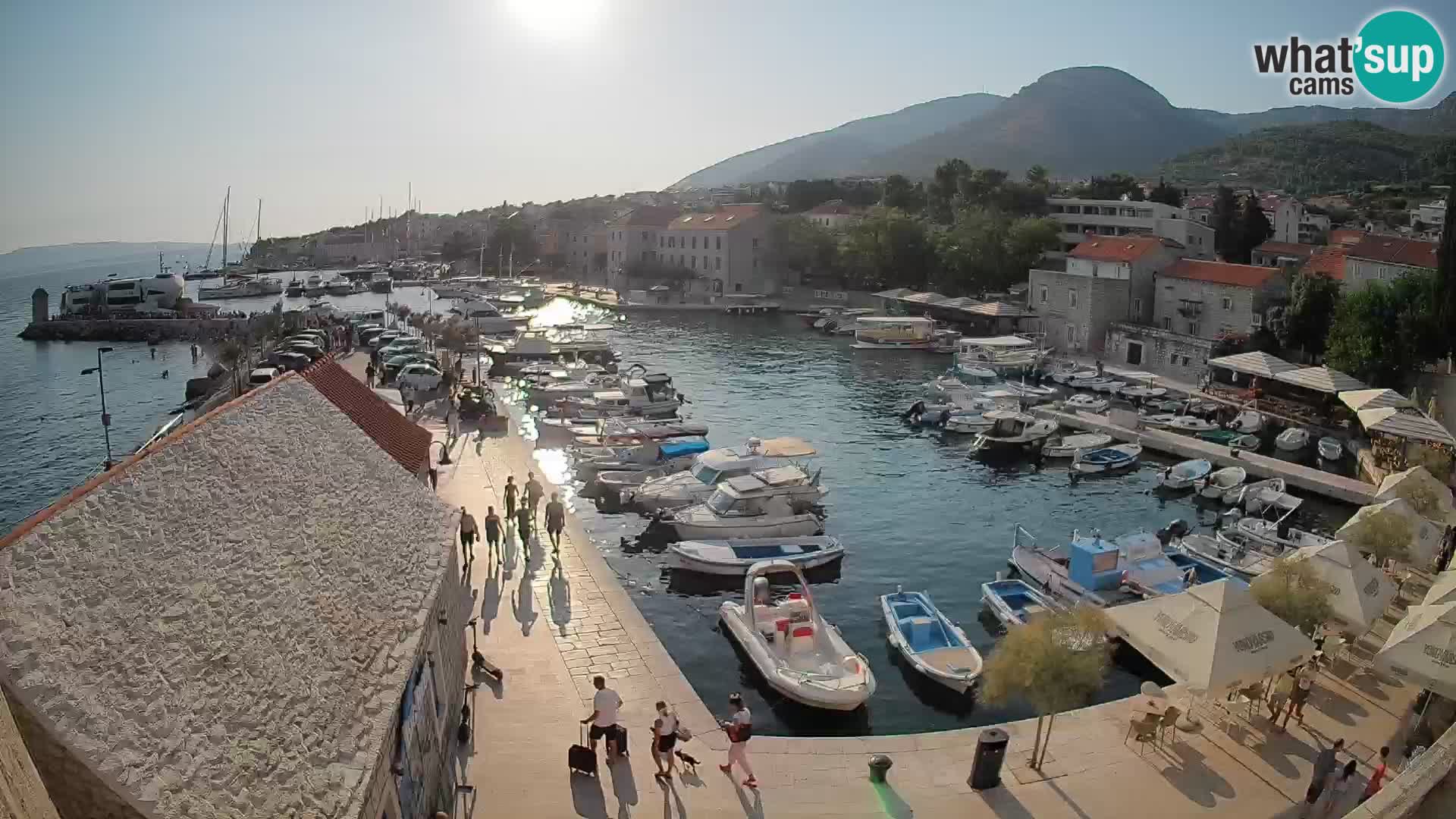Webcam porto di Bol – Vista live sulla Riva e Marina