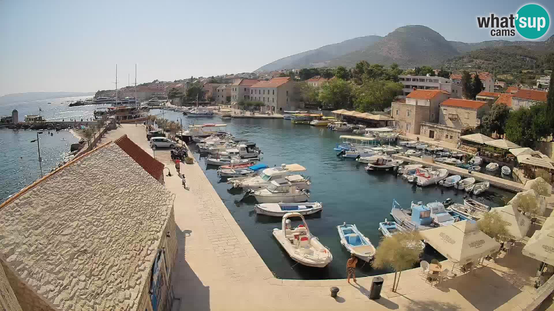 Webcam Bol Hafen – Liveblick auf Bol Riva & Marina