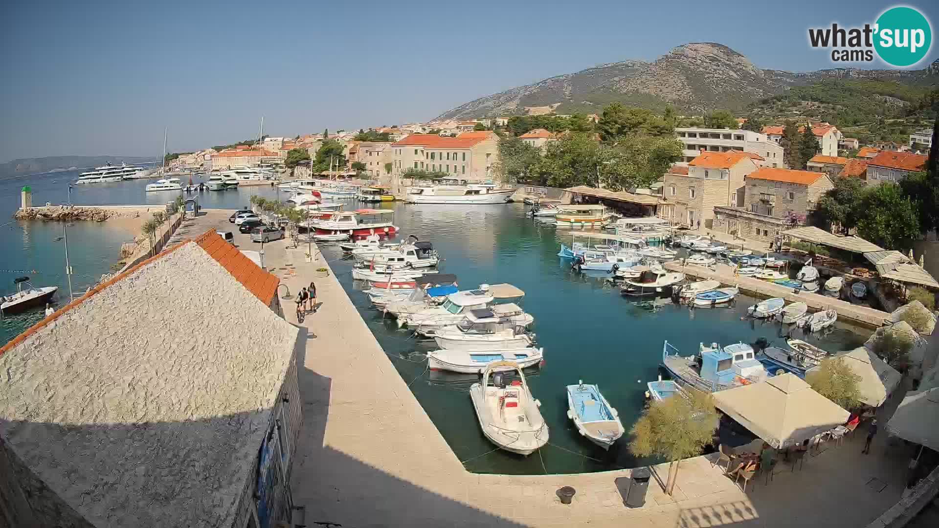 Webcam porto di Bol – Vista live sulla Riva e Marina