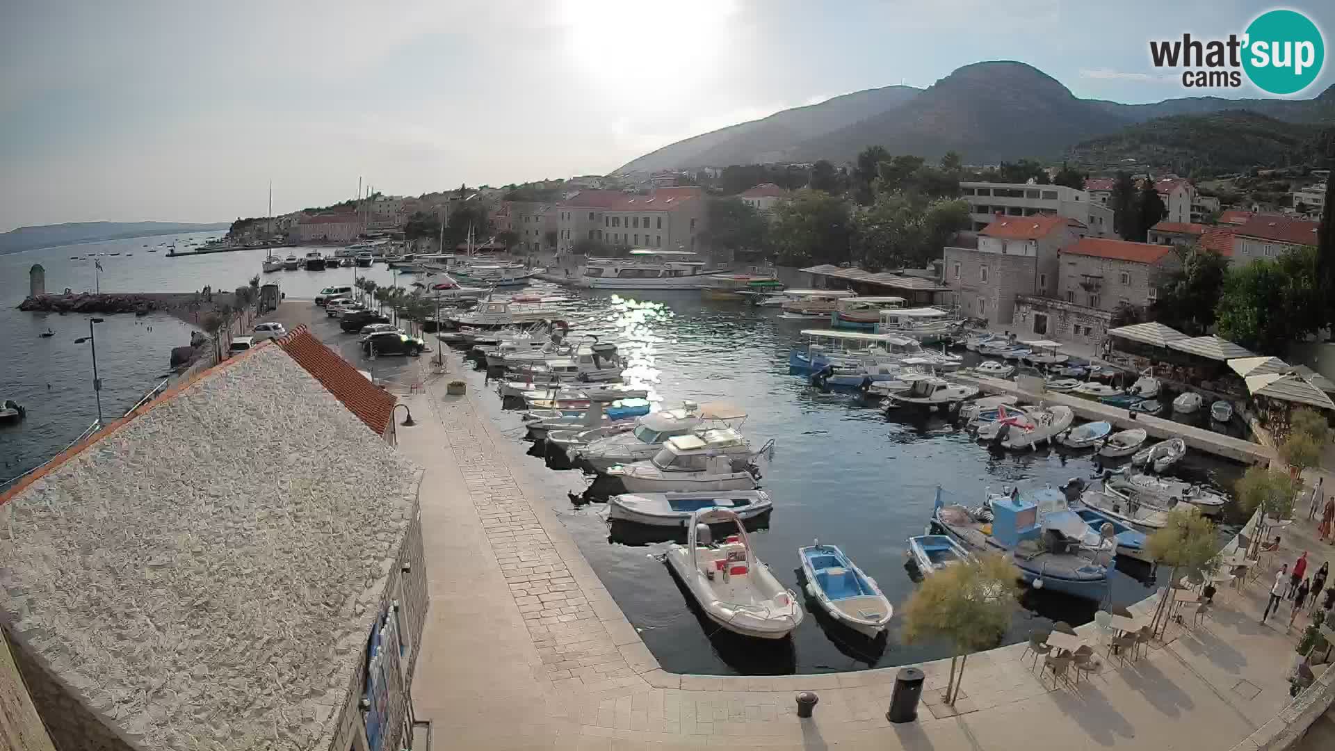 Webcam Bol Hafen – Liveblick auf Bol Riva & Marina
