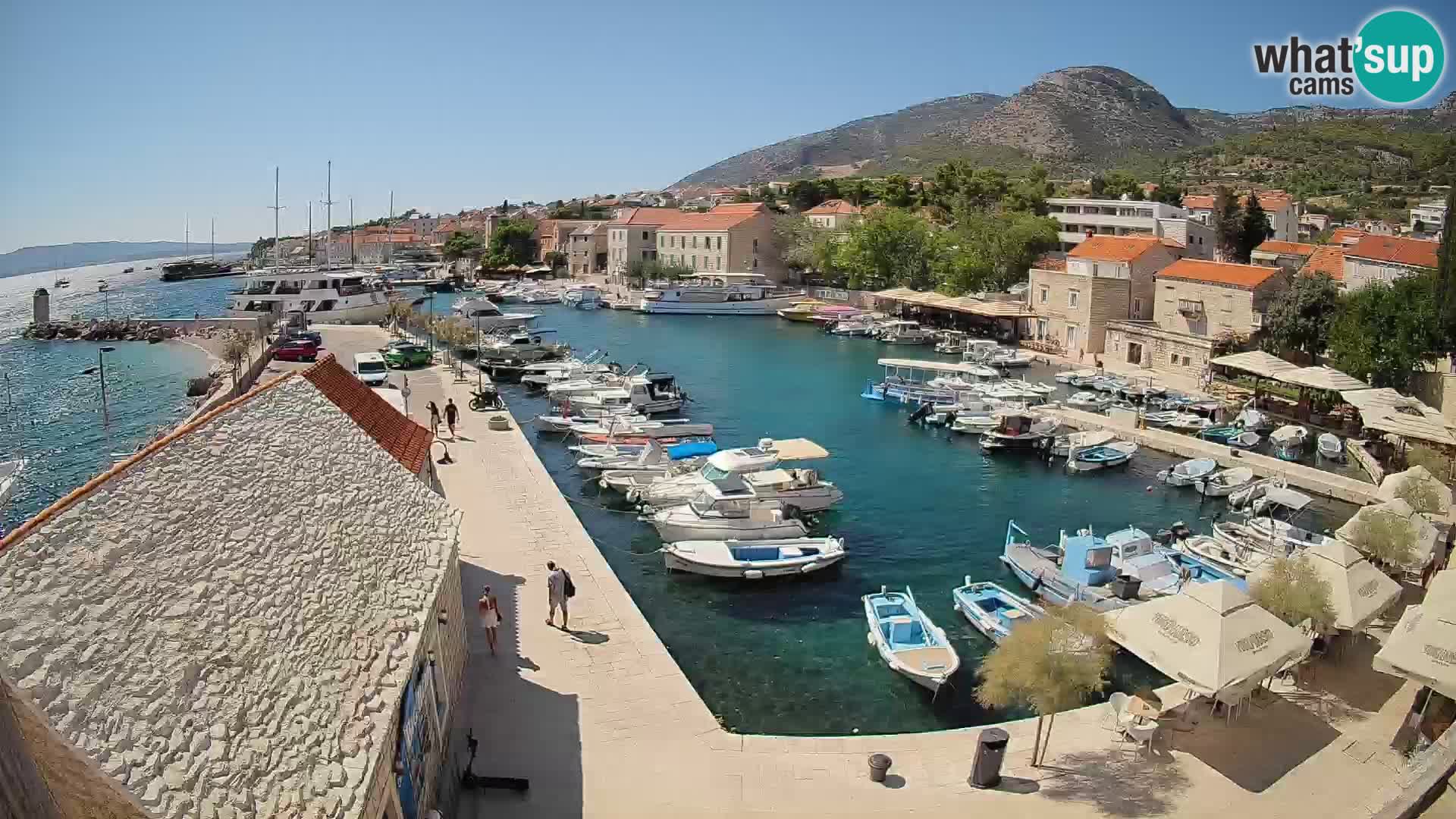 Webcam Bol Hafen – Liveblick auf Bol Riva & Marina