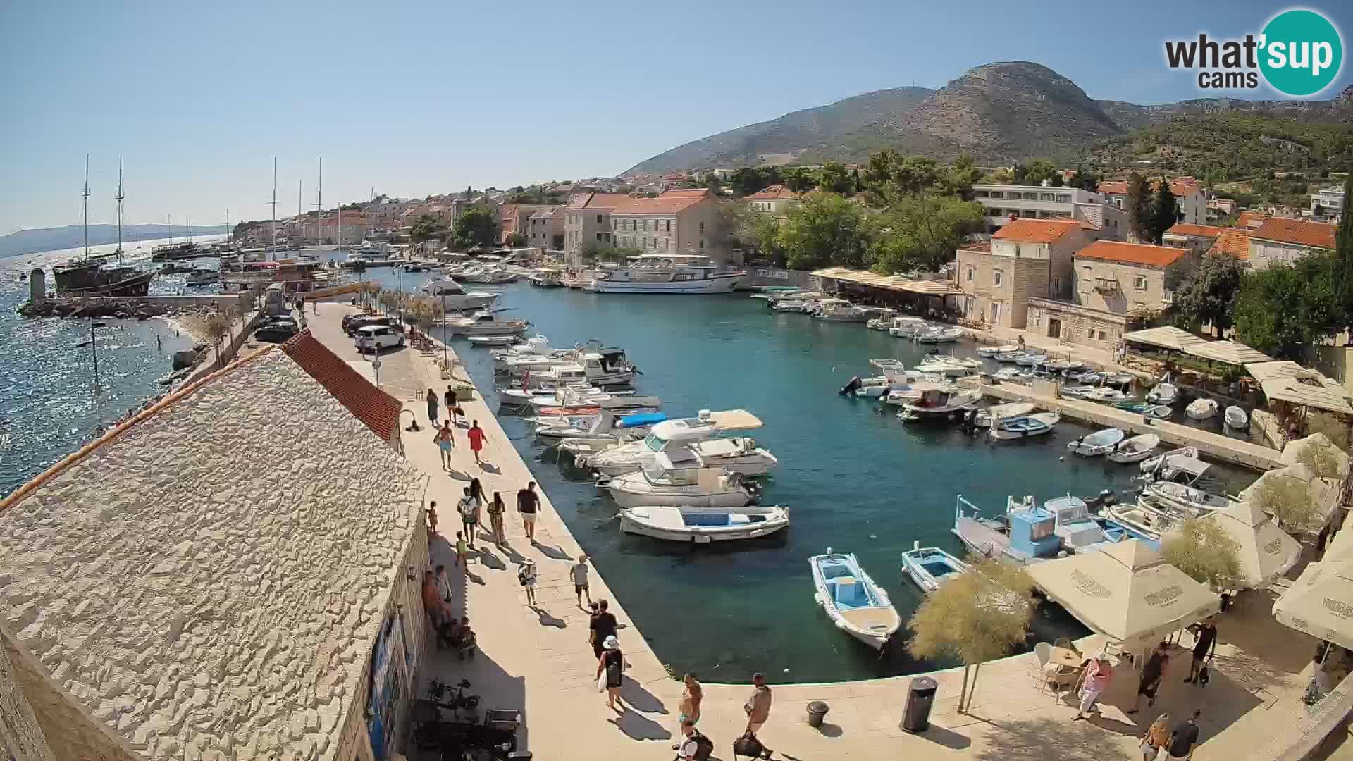 Webcam porto di Bol – Vista live sulla Riva e Marina