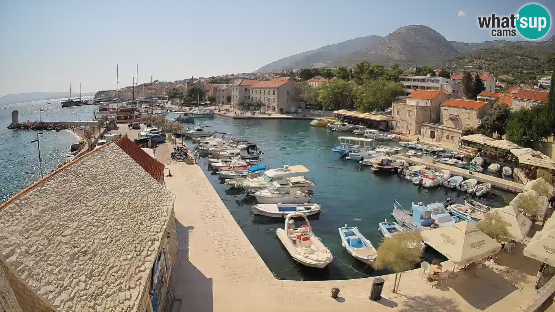 Webcam Bol Hafen – Liveblick auf Bol Riva & Marina