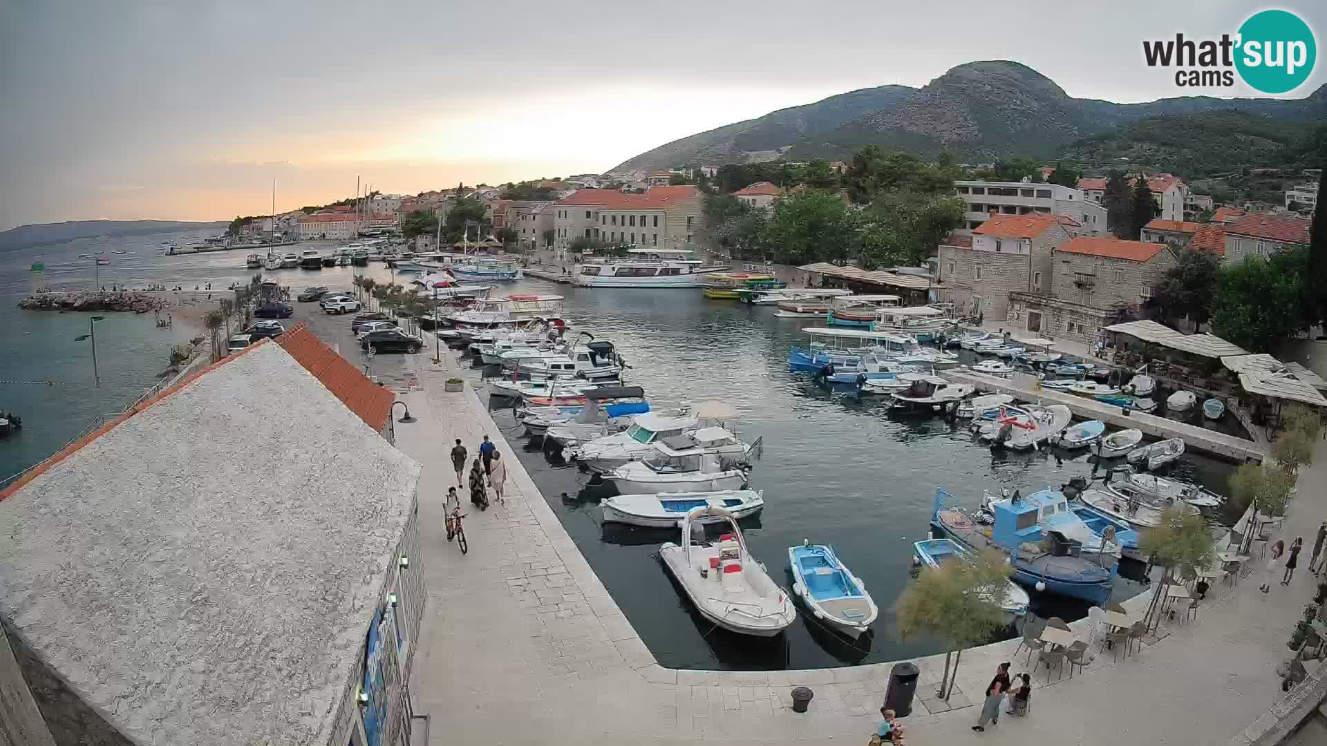 Webcam Bol Hafen – Liveblick auf Bol Riva & Marina