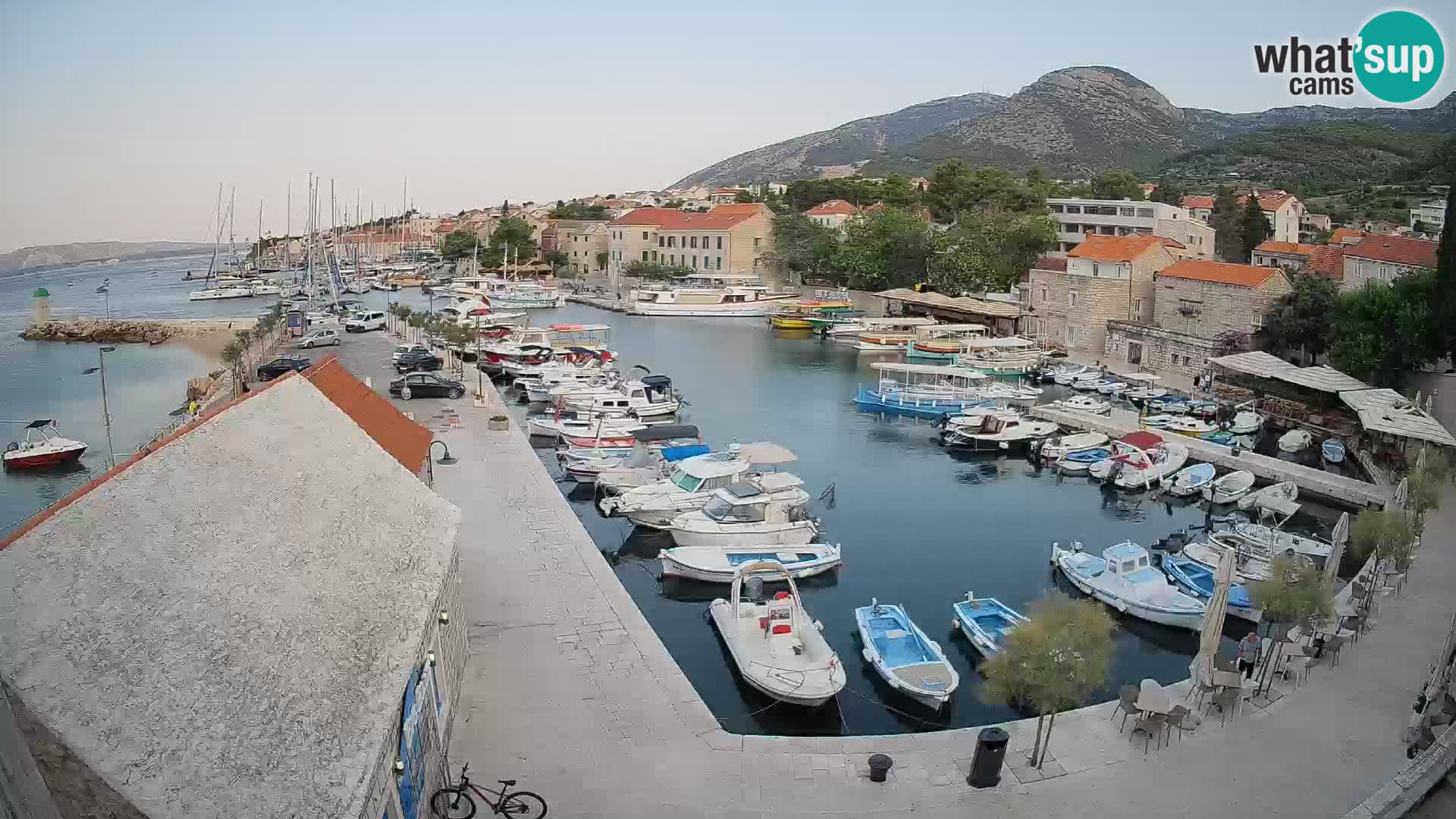 Webcam Bol Hafen – Liveblick auf Bol Riva & Marina