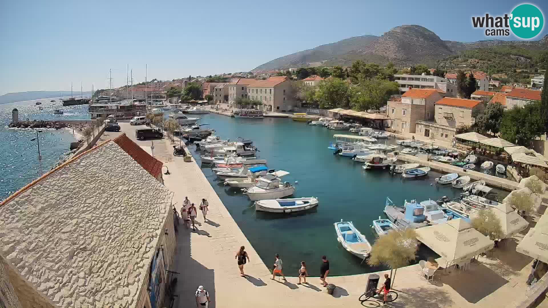 Webcam porto di Bol – Vista live sulla Riva e Marina