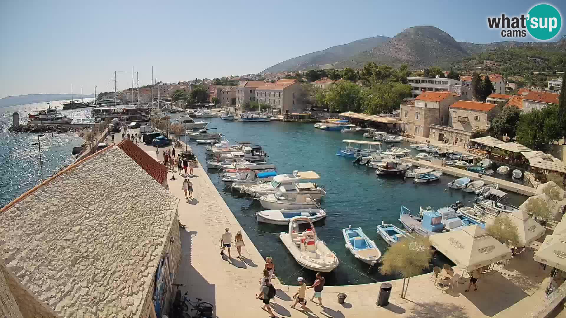 Webcam porto di Bol – Vista live sulla Riva e Marina