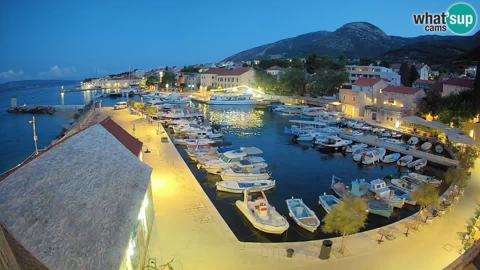 Webcam Bol Hafen – Liveblick auf Bol Riva & Marina