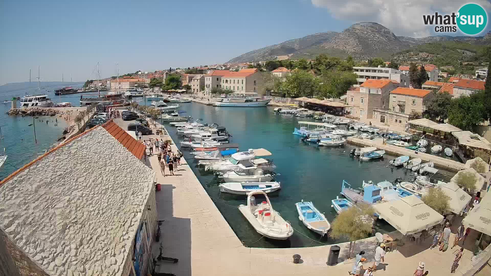 Webcam porto di Bol – Vista live sulla Riva e Marina