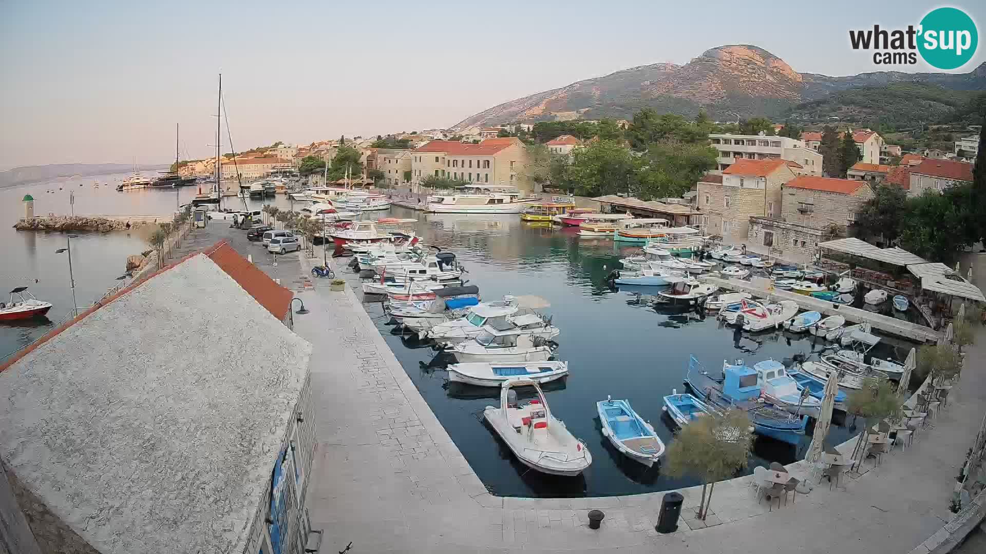 Webcam Bol Hafen – Liveblick auf Bol Riva & Marina