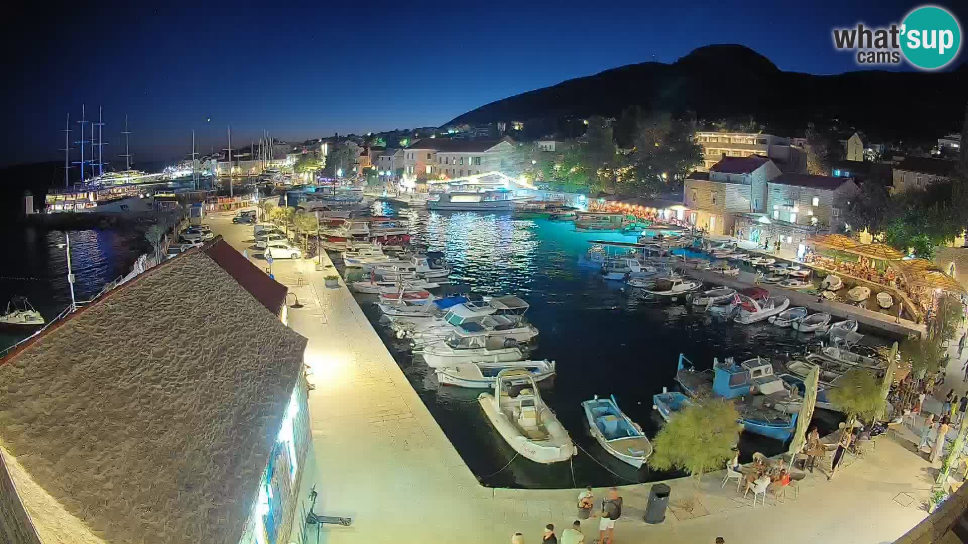 Webcam Bol Harbour – Live View of Bol Riva & Marina