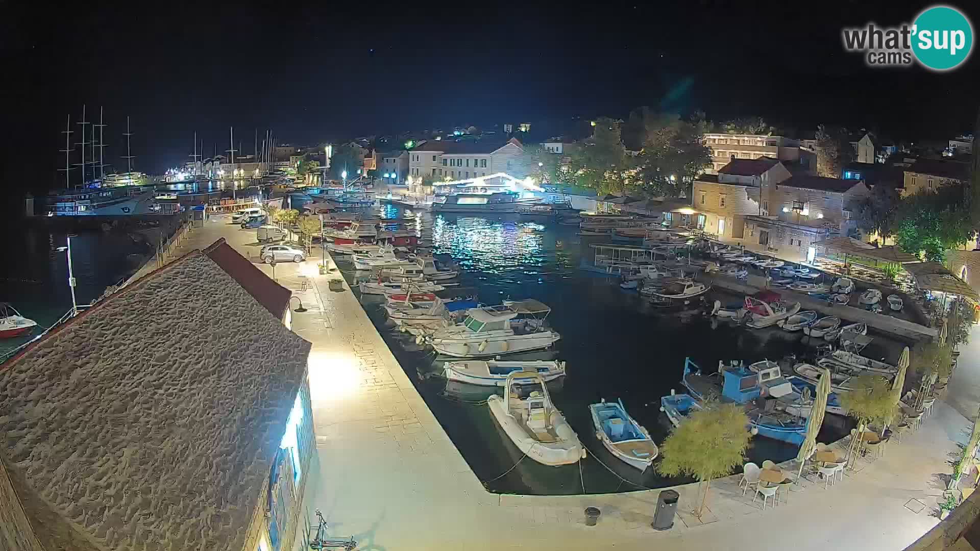 Webcam Bol Harbour – Live View of Bol Riva & Marina