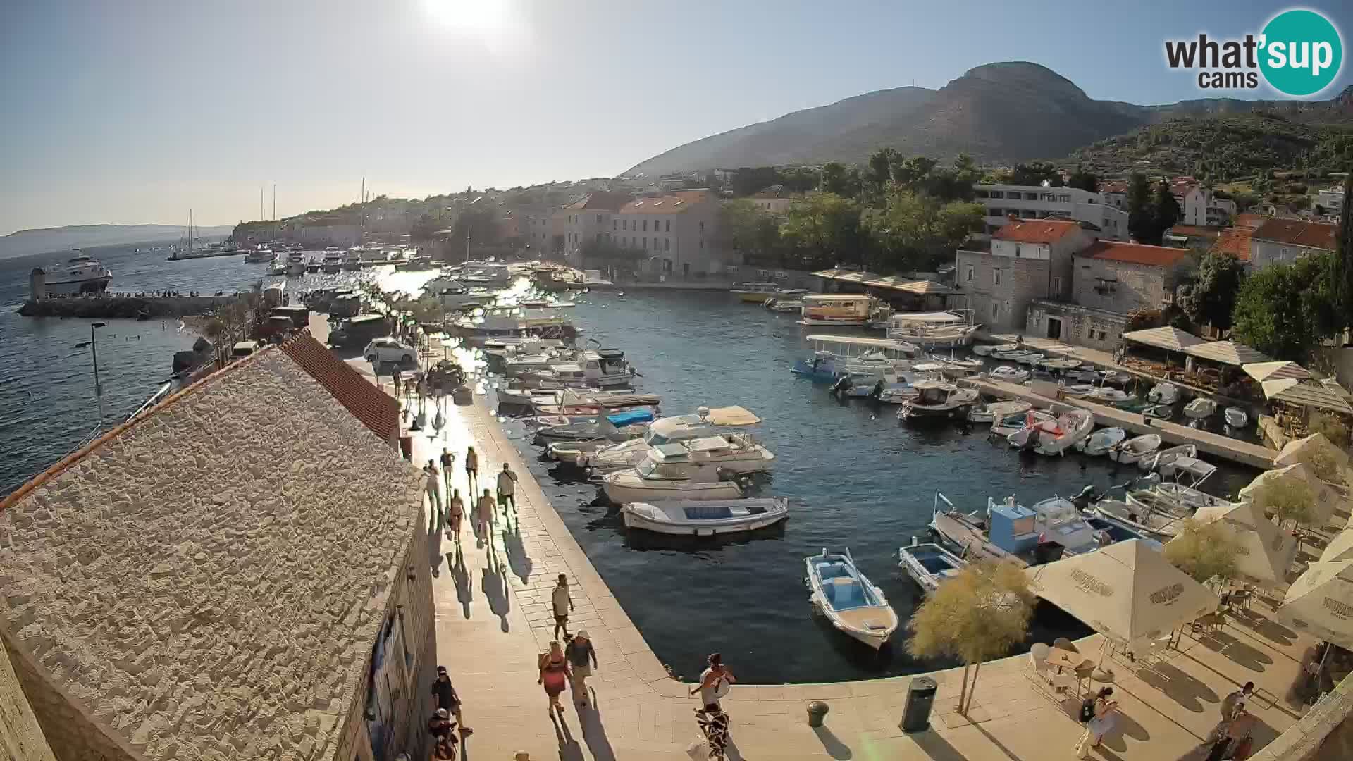 Webcam Bol Hafen – Liveblick auf Bol Riva & Marina